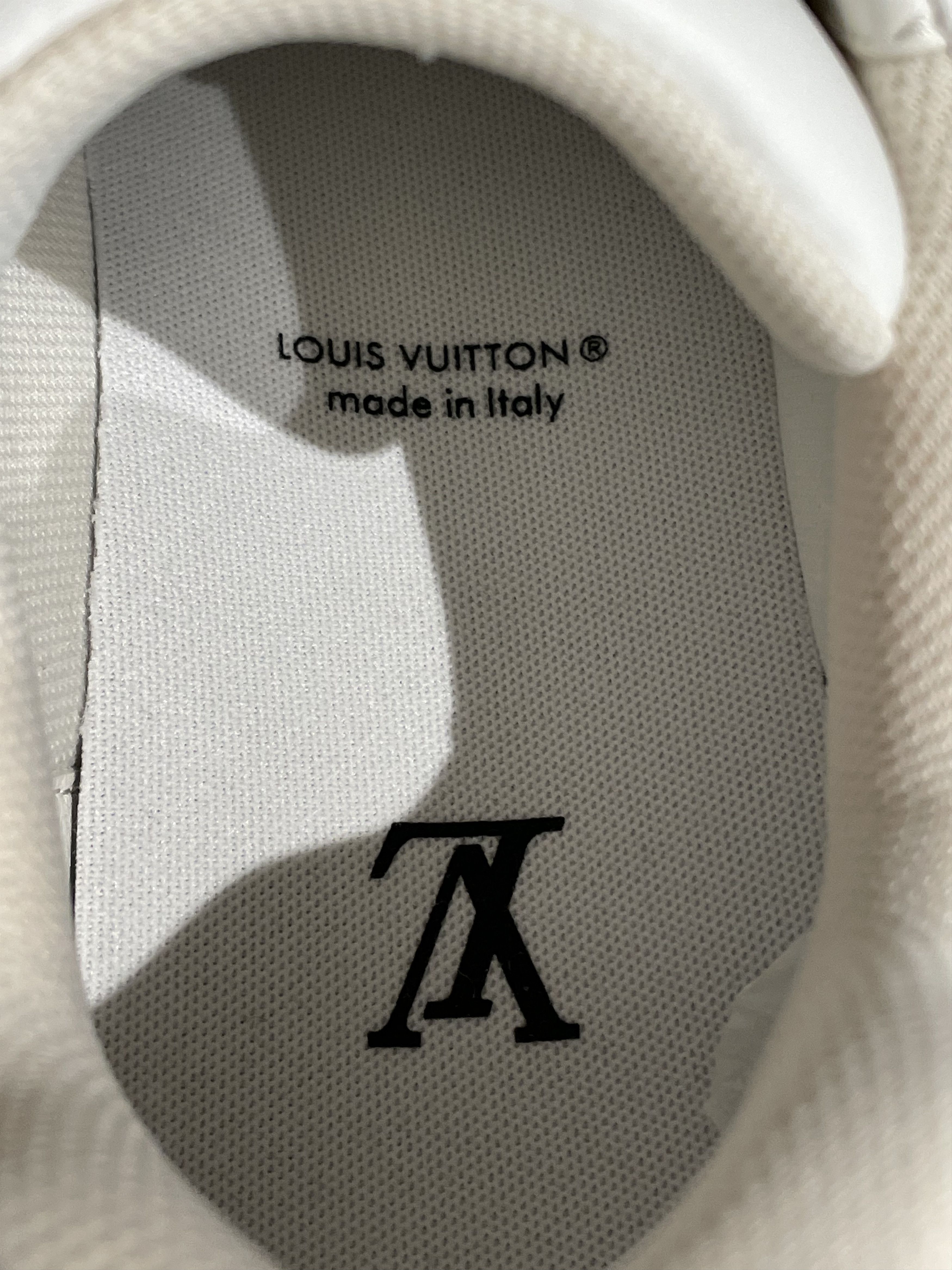 Louis Vuitton Louis Vuitton Duck Nigo White Trainer Sneaker Size US 7.5 / EU 40-41 - 13 Thumbnail