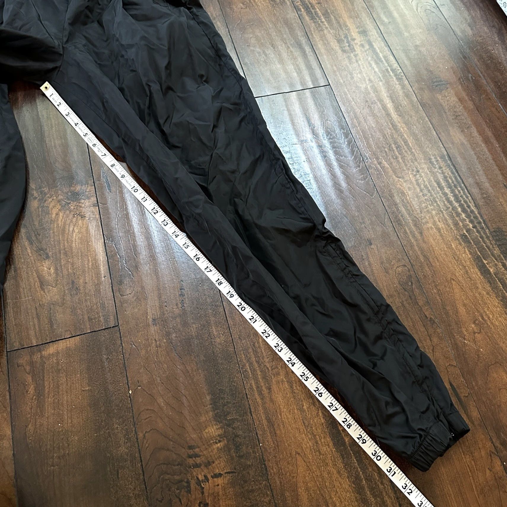 Nike VINTAGE Nike VTG 90s Grey Tag Windpants Track Pants Ankle Zip Unlined Black M 1990s Size US 31 - 3 Thumbnail