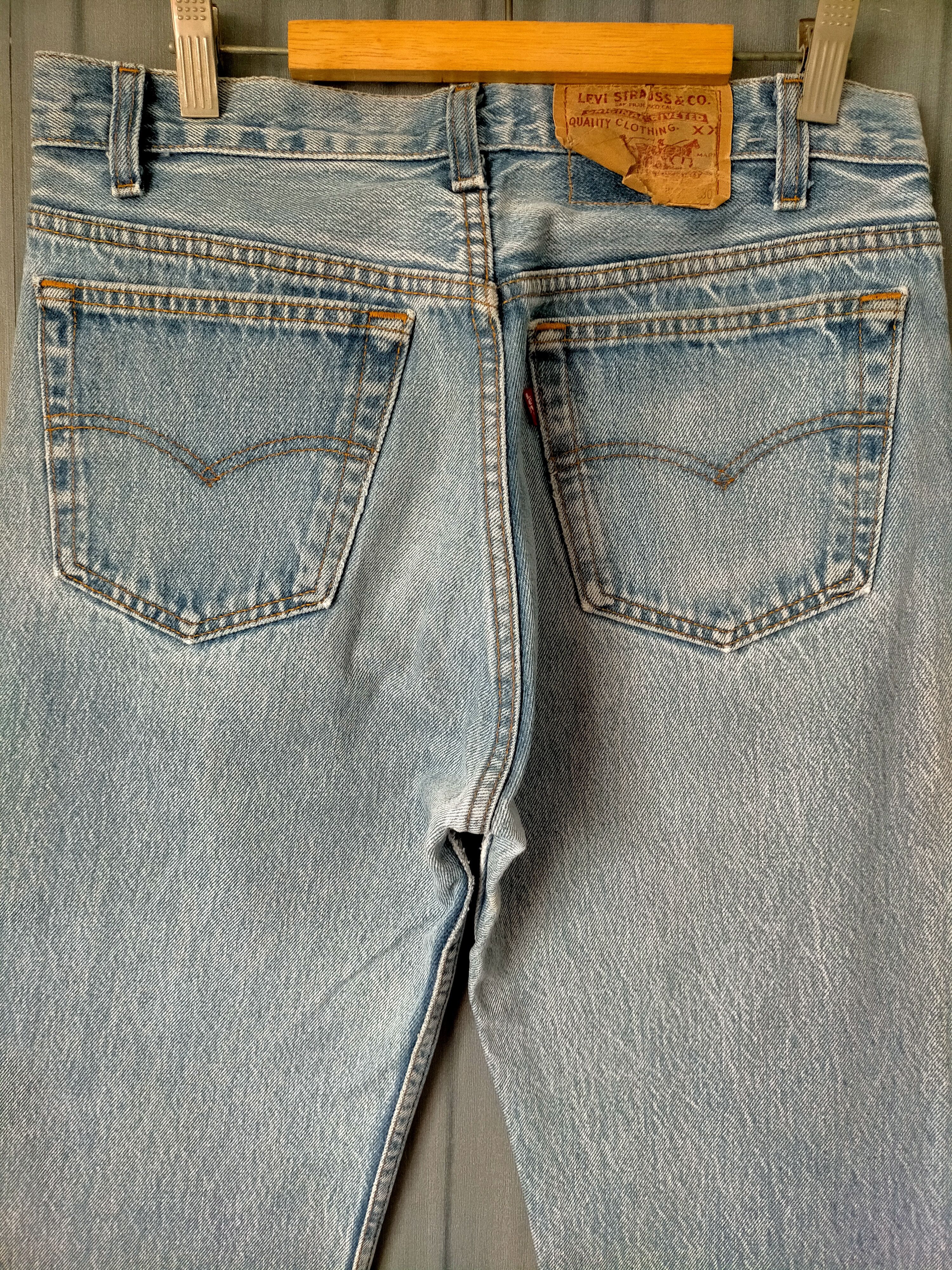 Levi's Vintage Clothing Vintage Levis 501 Usa Button Fly 520 Blue Jeans Size US 31 - 12 Thumbnail