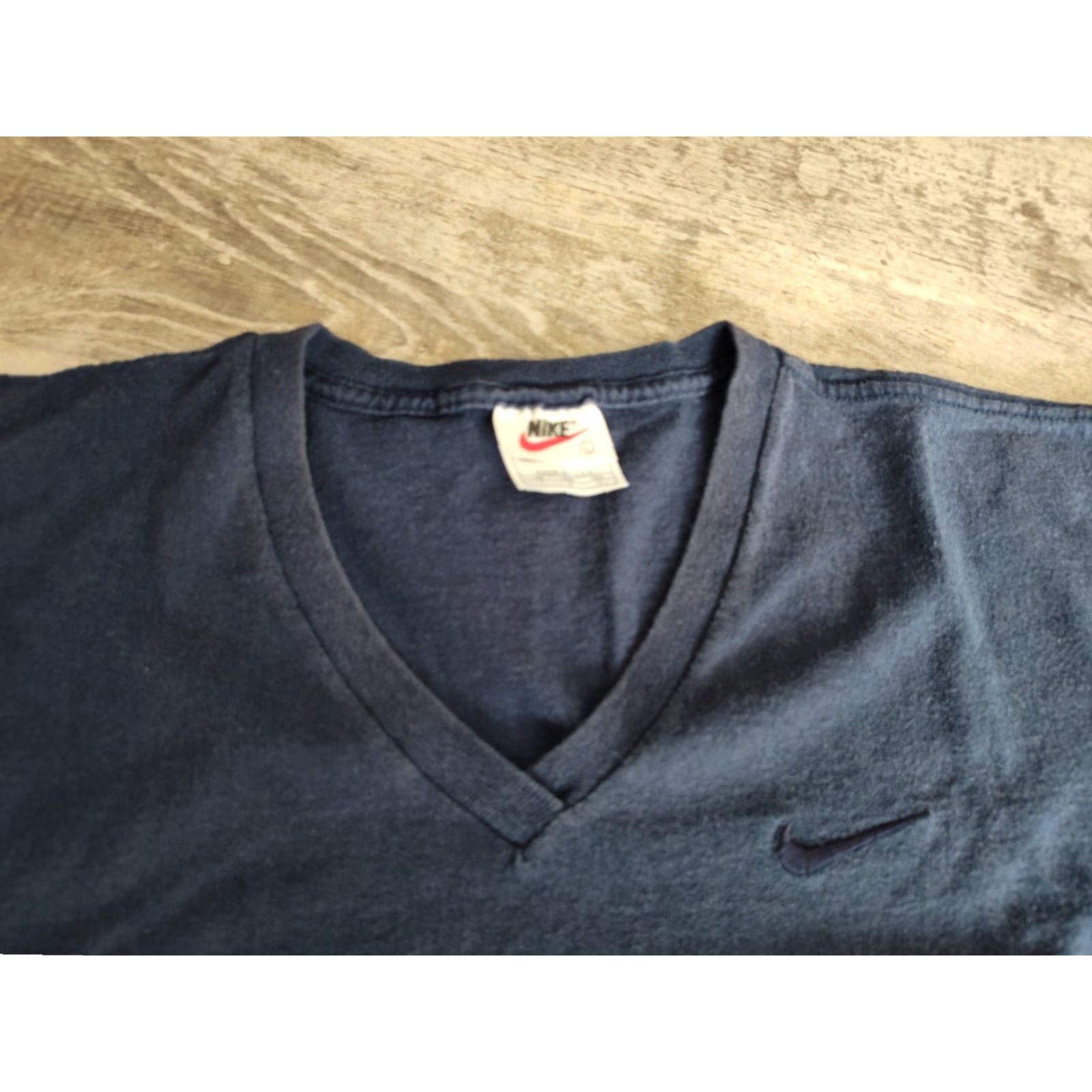 Nike VINTAGE Nike T-Shirt Men Large Short Sleeve V-Neck Embroidered Swoosh 90s Made in USA Blue Size US L / EU 52-54 / 3 - 2 Thumbnail
