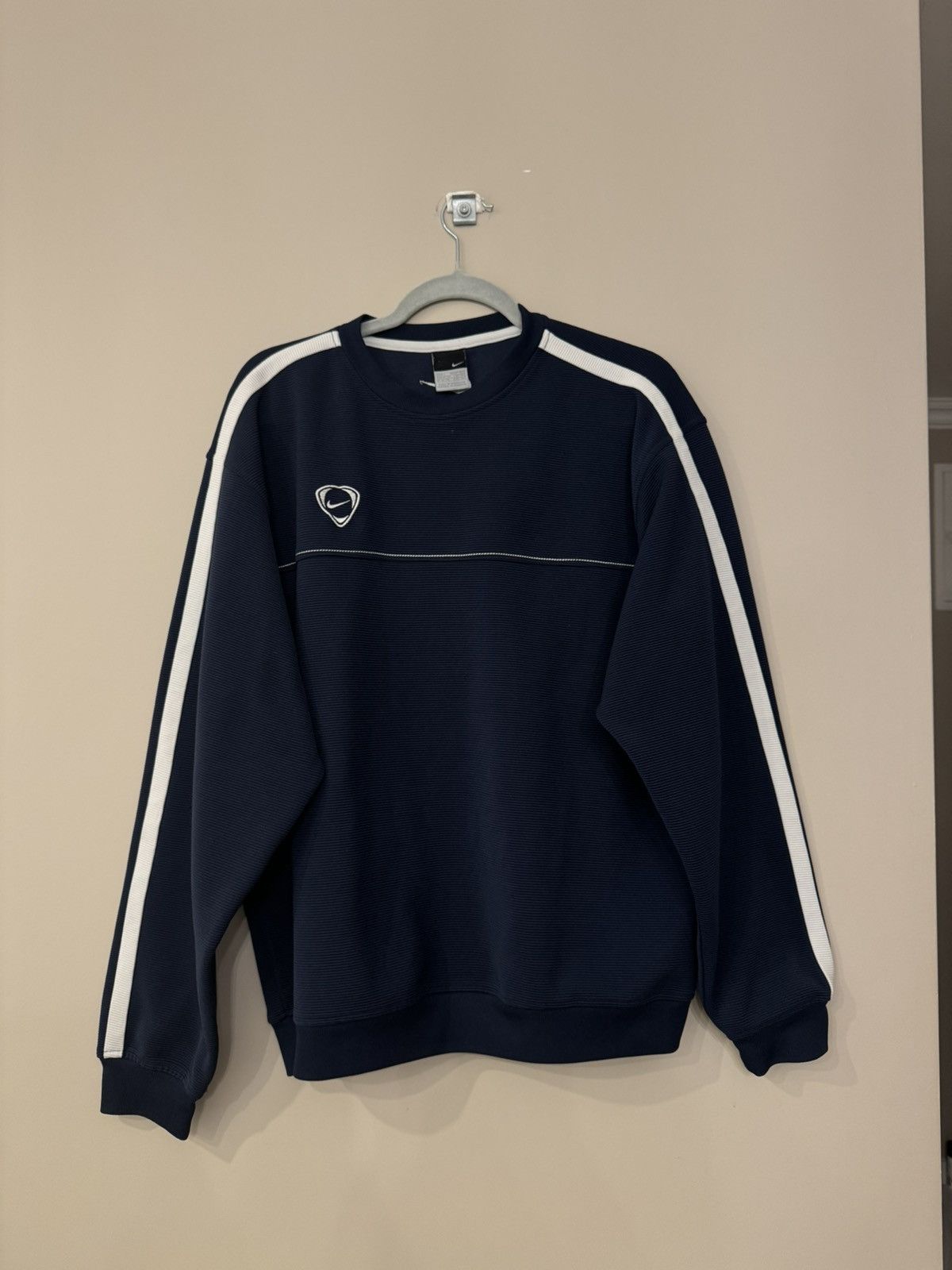Nike Nike vintage sweatshirt rare with logo 90s y2k 00s Size US L / EU 52-54 / 3 - 1 Thumbnail