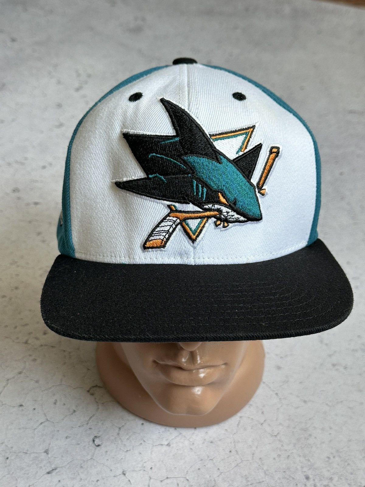 NHL × Vintage Vintage San Jose Sharks SnapBack Cap Reebok Size ONE SIZE - 2 Thumbnail