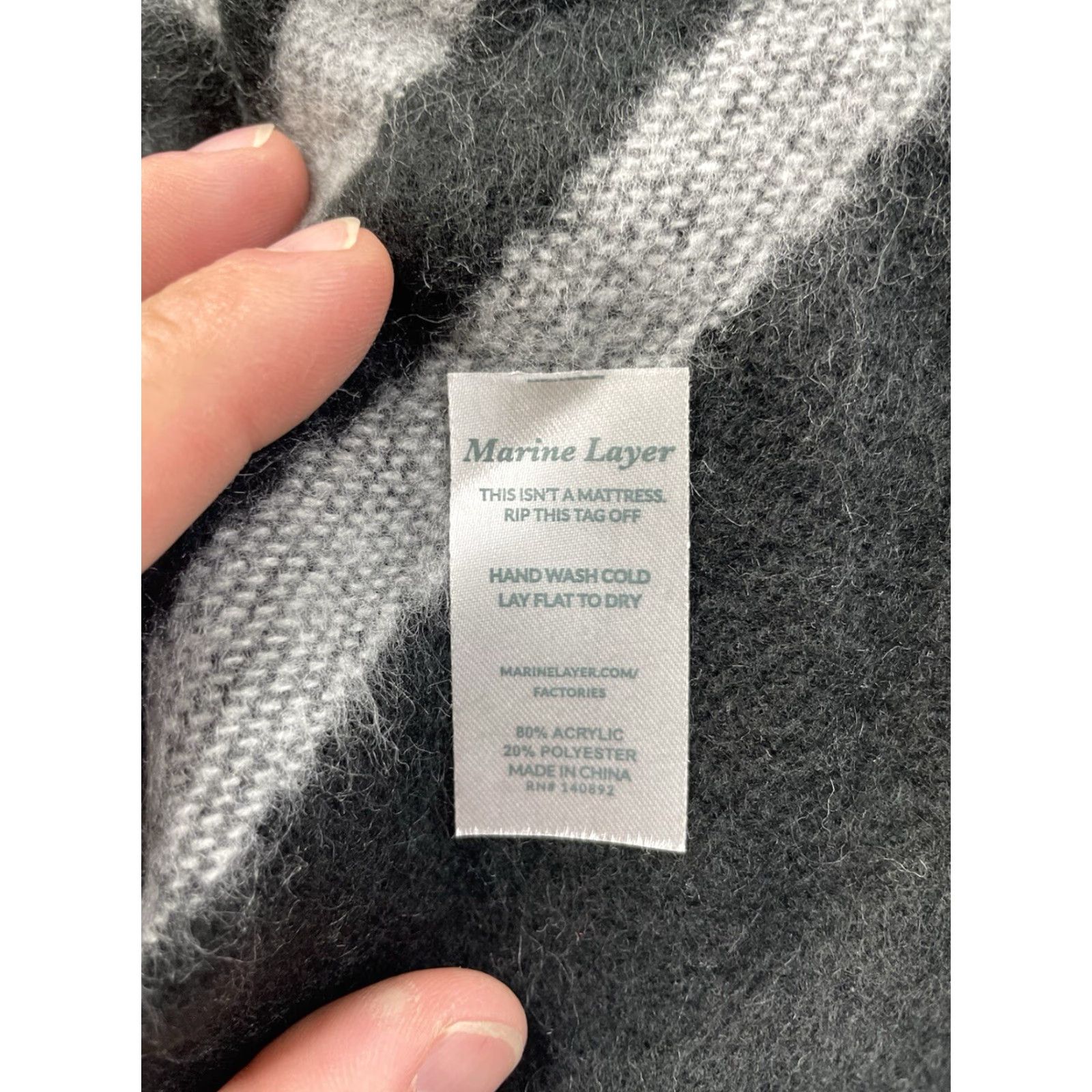 Marine Layer NWT Marine Layer Wilma Aztec Poncho Reversible One Size Cardigan Sweater Acrylic Gray Women Poncho Reversible Colorful" Size ONE SIZE - 3 Thumbnail