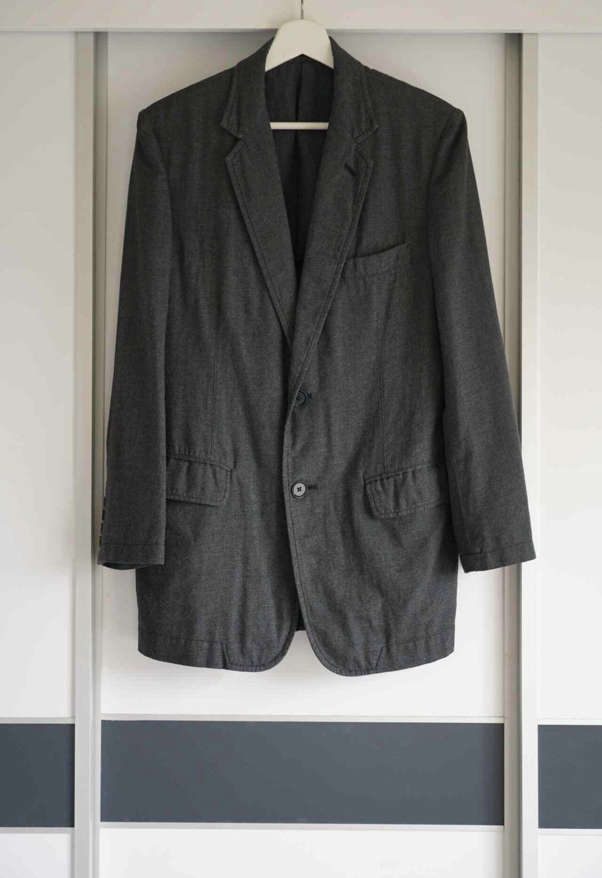 Yohji Yamamoto Yohji Yamamoto 12AW Asymmetric Back Vent Gray Blazer K4 Size US S / EU 44-46 / 1 - 1 Thumbnail