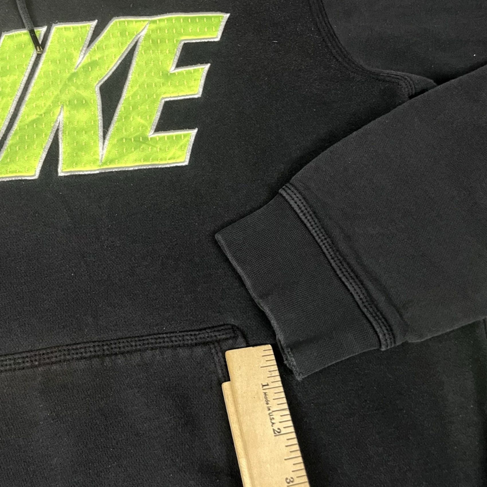 Nike VINTAGE Nike Sweatshirt Adult M Black Neon Spell Out Swoosh Distressed Rare Hoodie Pullover Crew Neck Long Sleeve Size US M / EU 48-50 / 2 - 7 Thumbnail