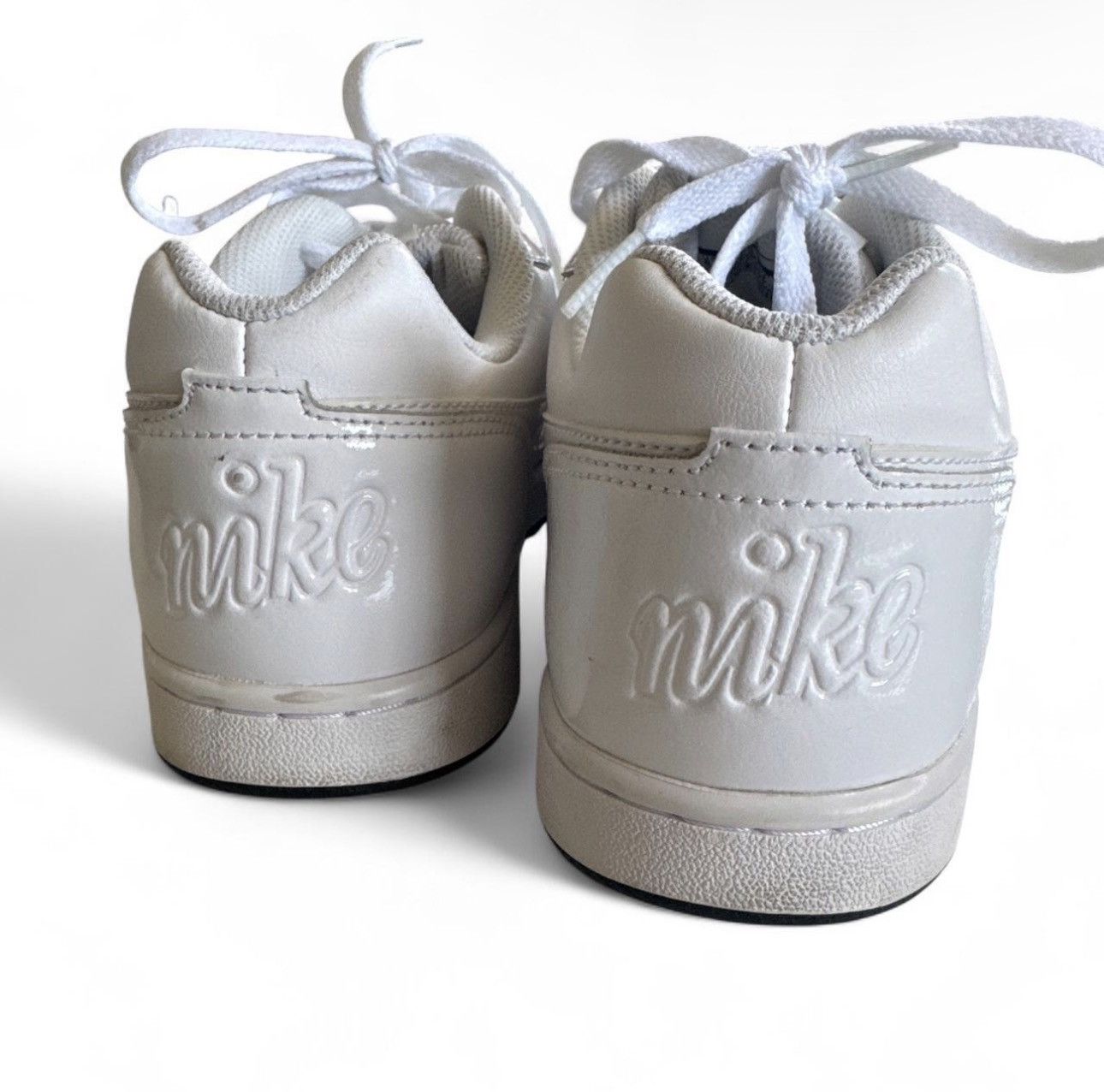 Nike Nike White Low-Top Sneakers – Size 8.5 Size US 8.5 / EU 41-42 - 4 Thumbnail