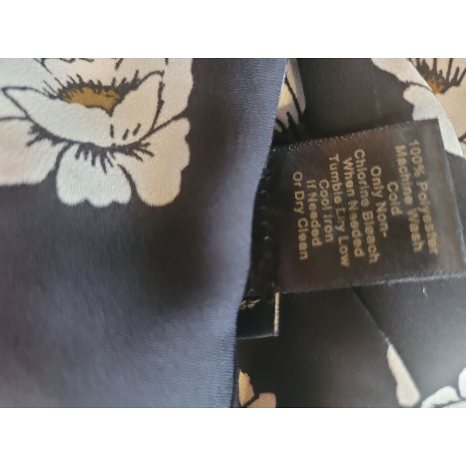 Ann Taylor Ann Taylor Shoulder Cutout Top Black Floral Long Slvs Sz M Size M / US 6-8 / IT 42-44 - 8 Thumbnail
