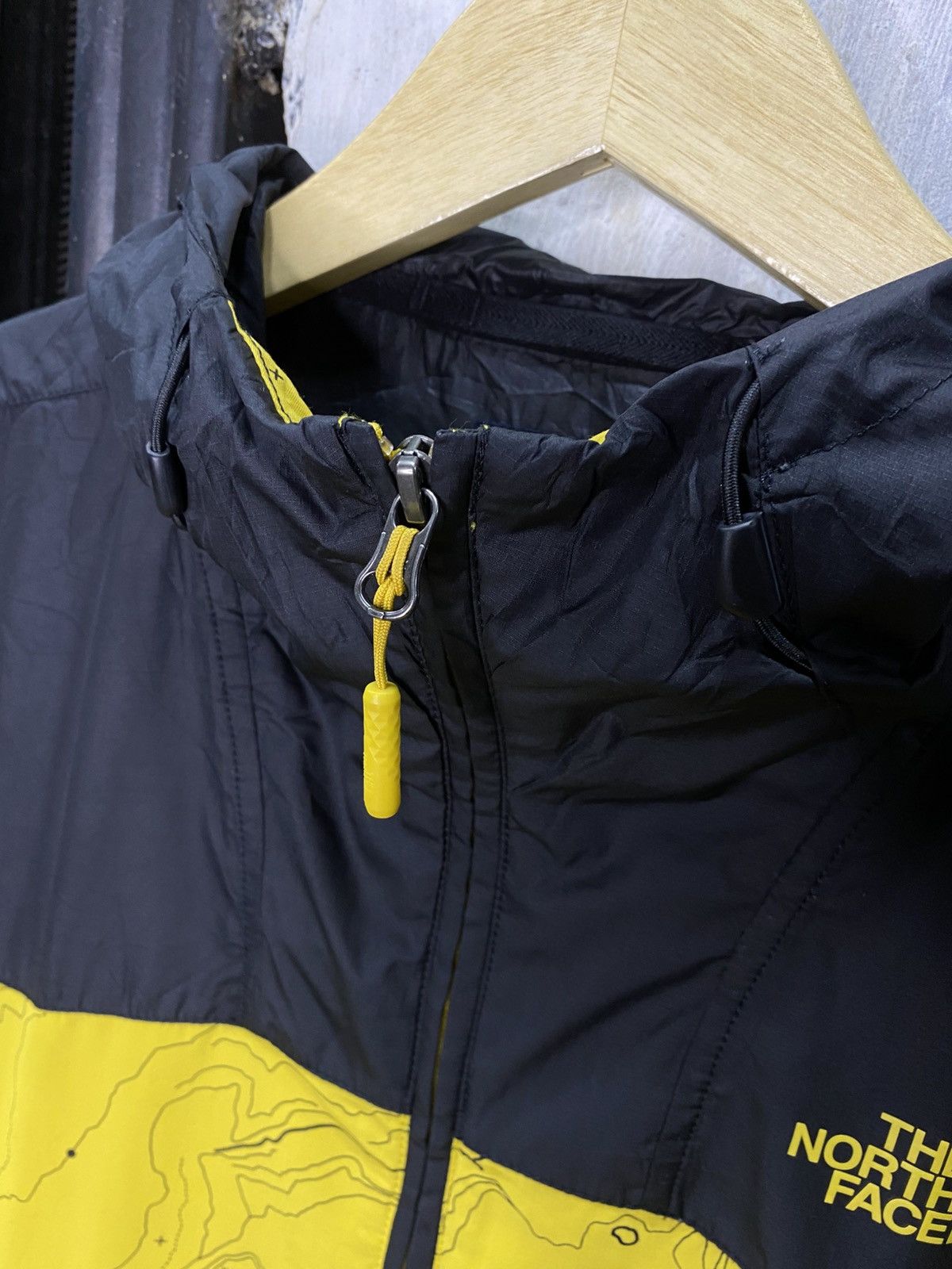 The North Face The north face x UO Fanorak jacket yellow black topography Size US M / EU 48-50 / 2 - 3 Thumbnail