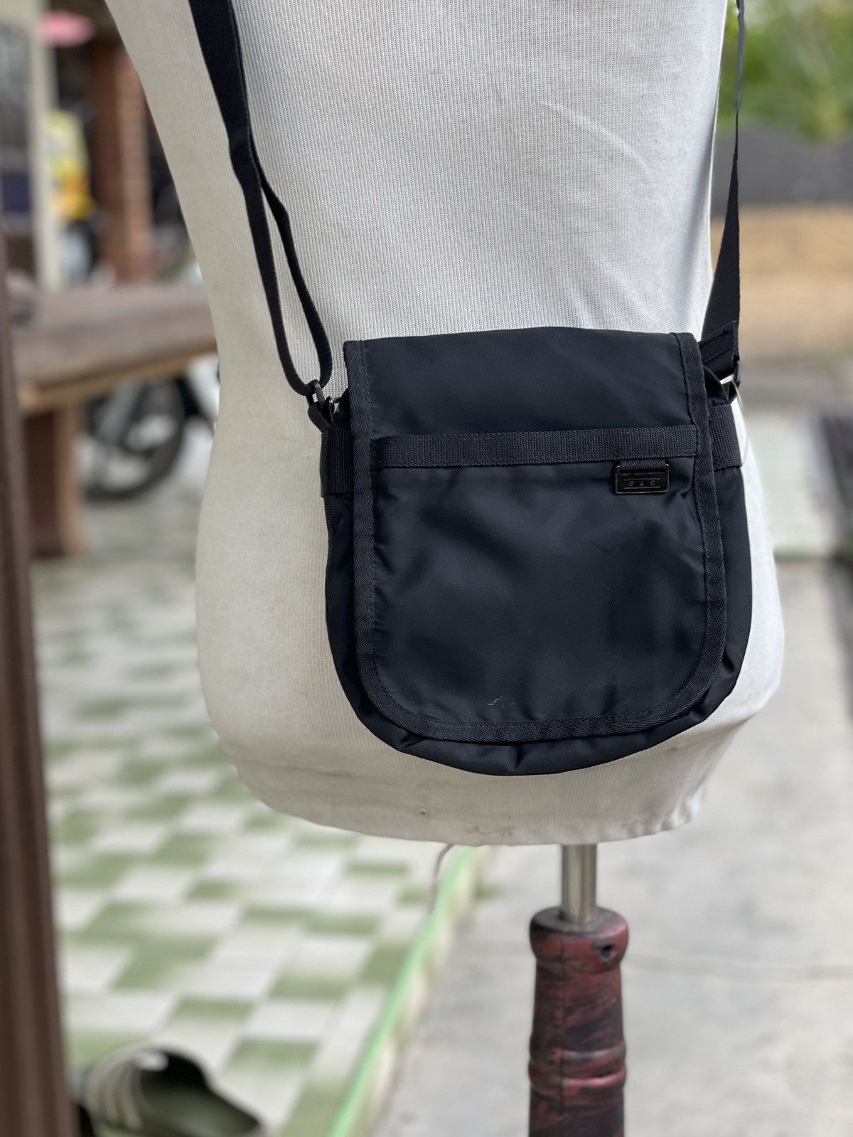 Japanese Brand × Yohji Yamamoto SAC COMPANY LIMITED BLACK SLING BAG Size ONE SIZE - 2 Thumbnail