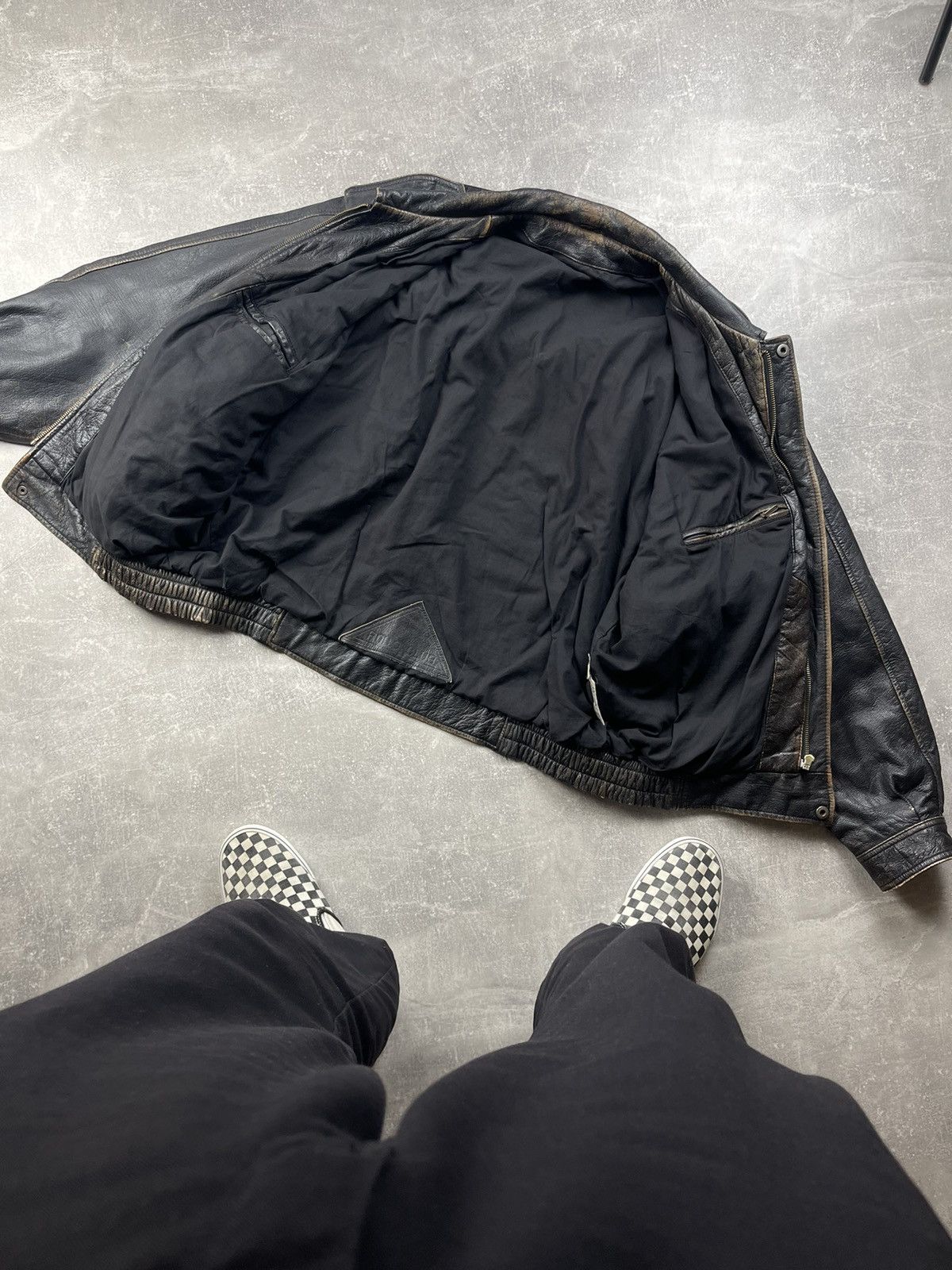 Vintage Vintage Leather A2 Flight Zip Avant Garde USA Bomber Jacket Size US XL / EU 56 / 4 - 9 Thumbnail