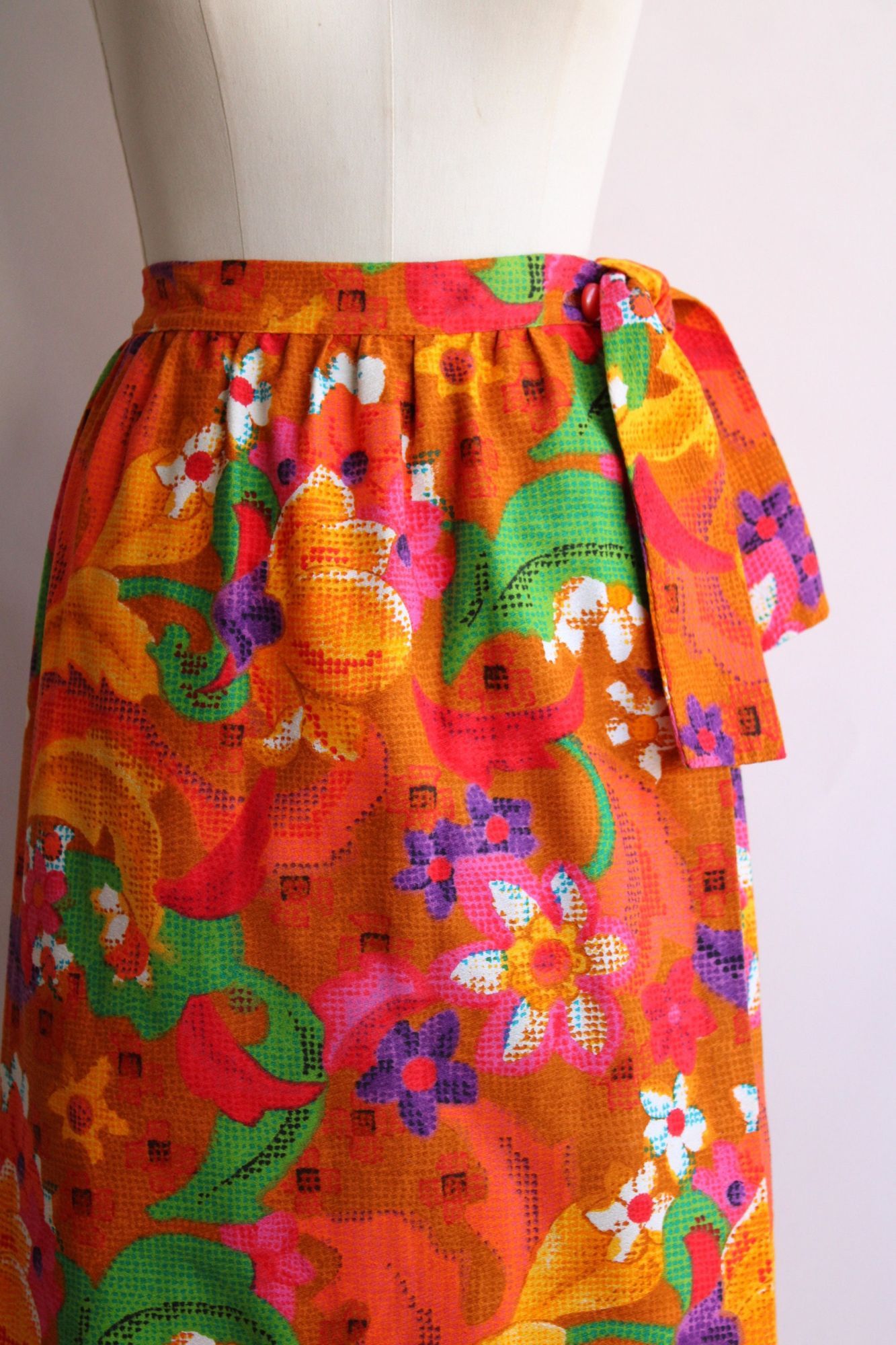 Vintage Vintage 1960s Skirt, Beverly Vogue Wrap Maxi Skirt, Tiki Flo Size 27" / US 4 / IT 40 - 3 Thumbnail