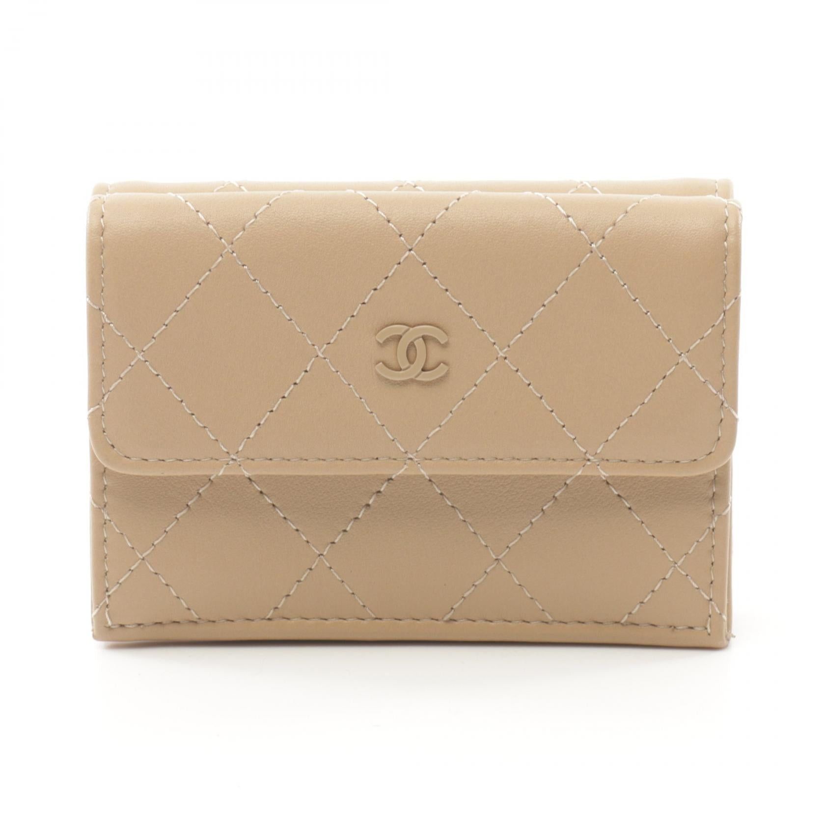 Chanel Chanel Matelasse Trifold Wallet Leather Beige Size ONE SIZE - 1 Thumbnail