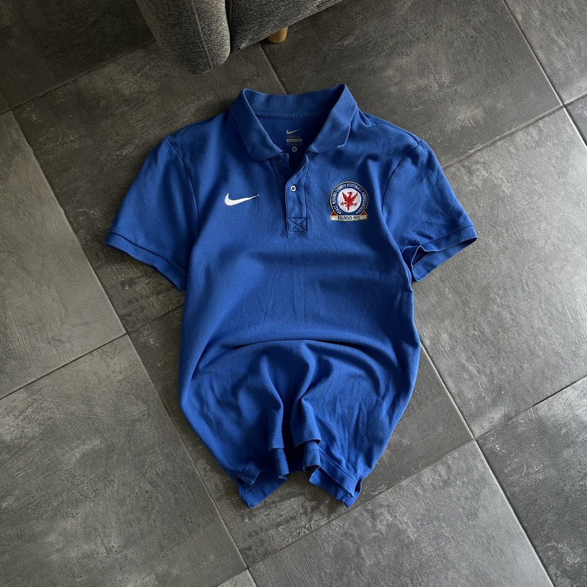 Nike × Vintage Vintage Nike East Riding Country Football Association Polo Size US S / EU 44-46 / 1 - 1 Thumbnail