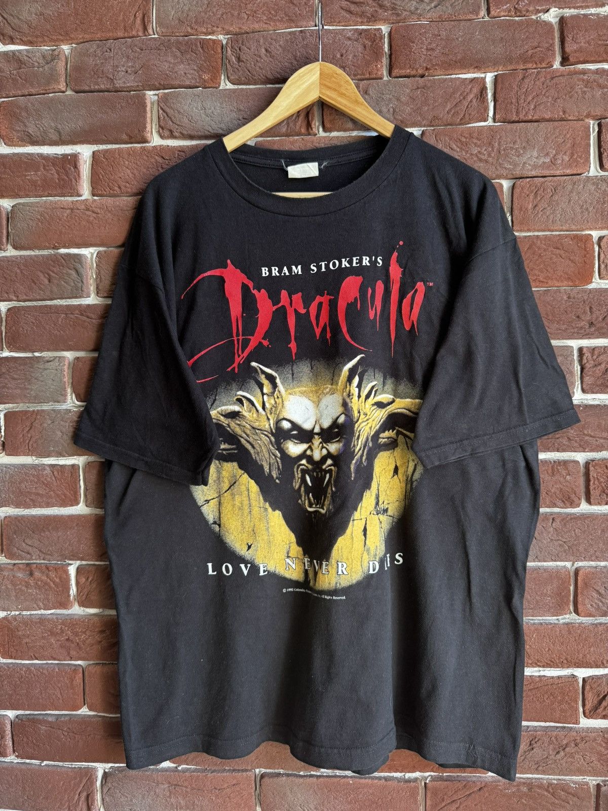 Vintage Vintage 1992 Bram Stokers Dracula Love Never Dies Horror Tee Size US XL / EU 56 / 4 - 1 Thumbnail