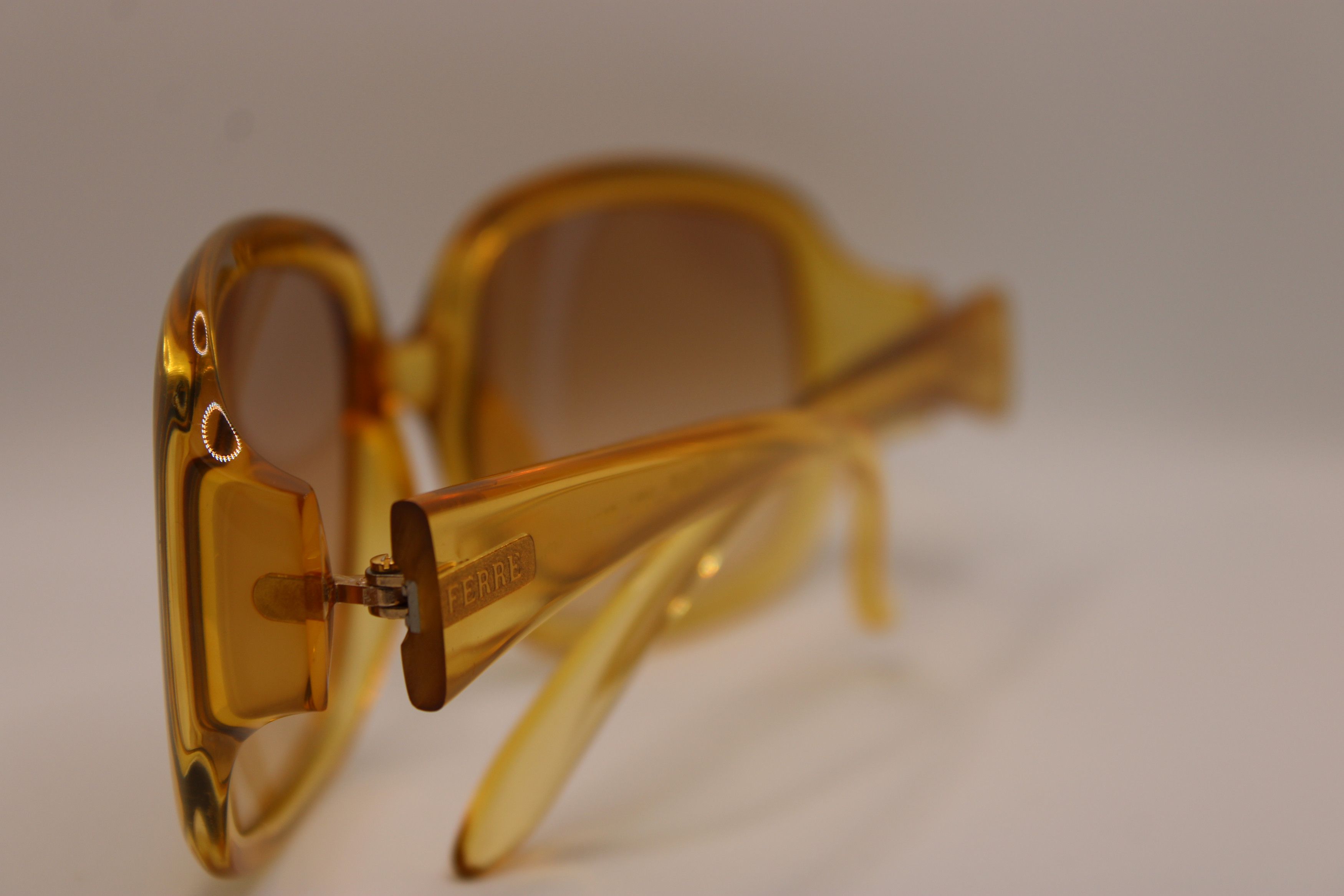 Gianfranco Ferre Fantastic Vtg. Gianfranco Ferre Yellow Sunglasses Size ONE SIZE - 20 Thumbnail