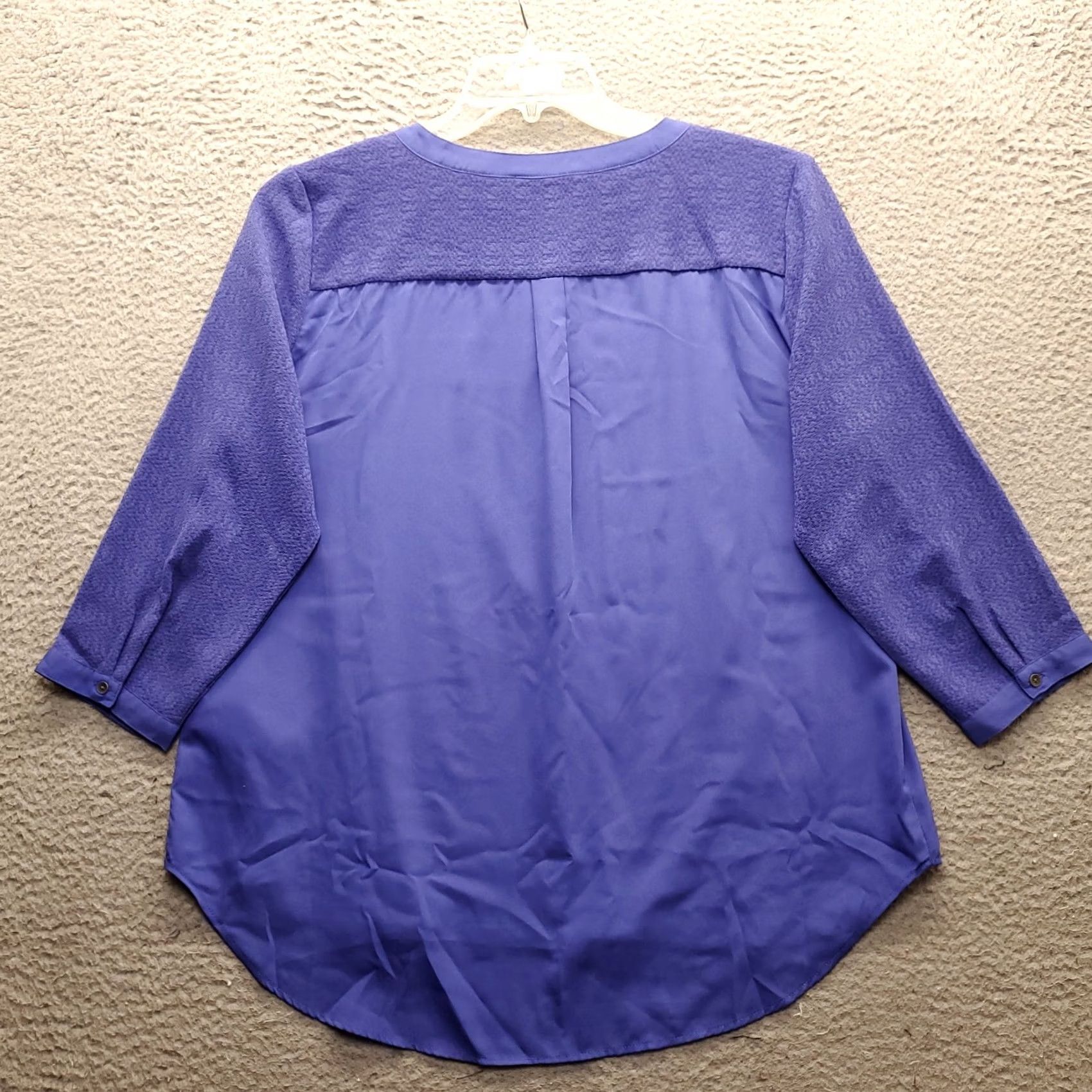 Calvin Klein Calvin Klein Henley Top Womens L Blue 3/4 Sleeve Half Button Curved Hem Size L / US 10 / IT 46 - 2 Thumbnail