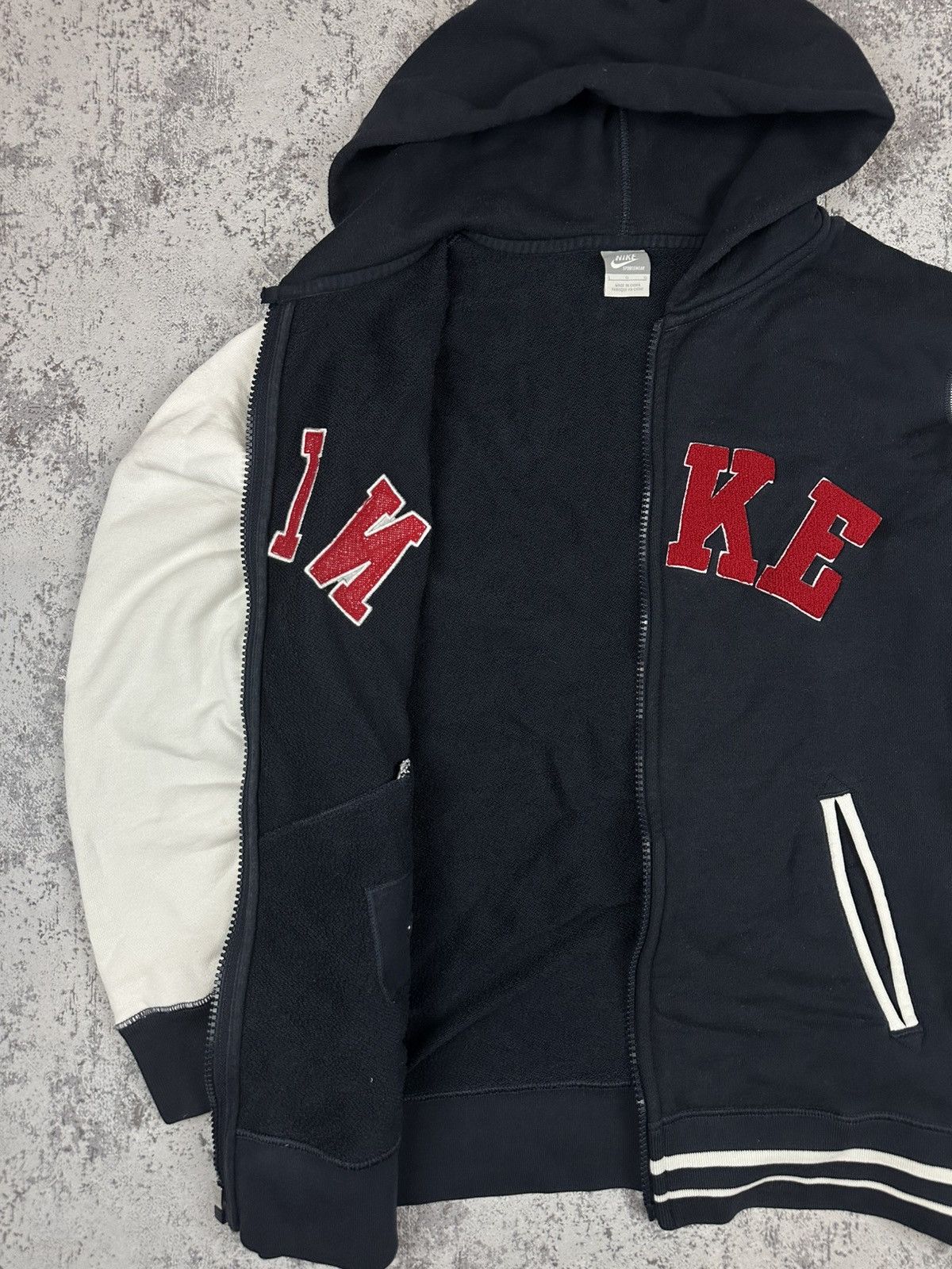 Nike Nike Vintage Zip Hoodie Big Logo Y2K Size US L / EU 52-54 / 3 - 5 Thumbnail