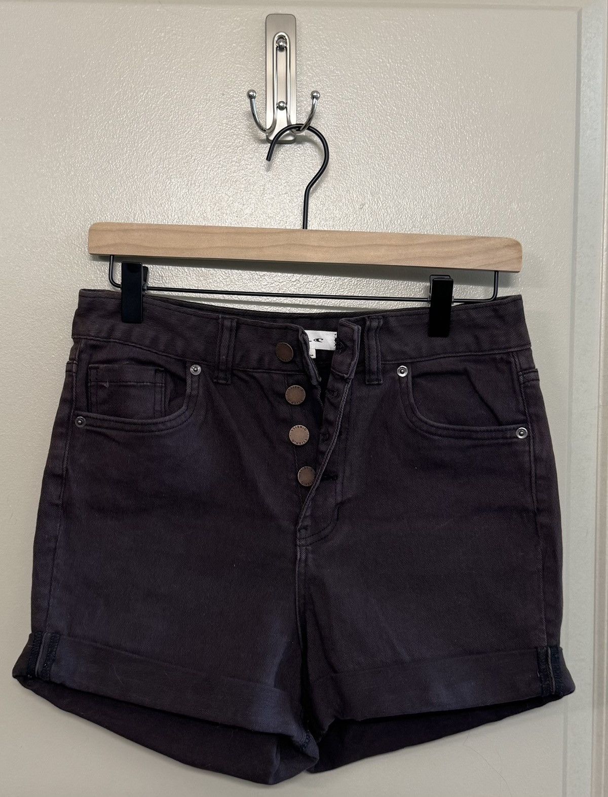 O'Neill Women’s high rise shorts Size 29" - 1 Thumbnail