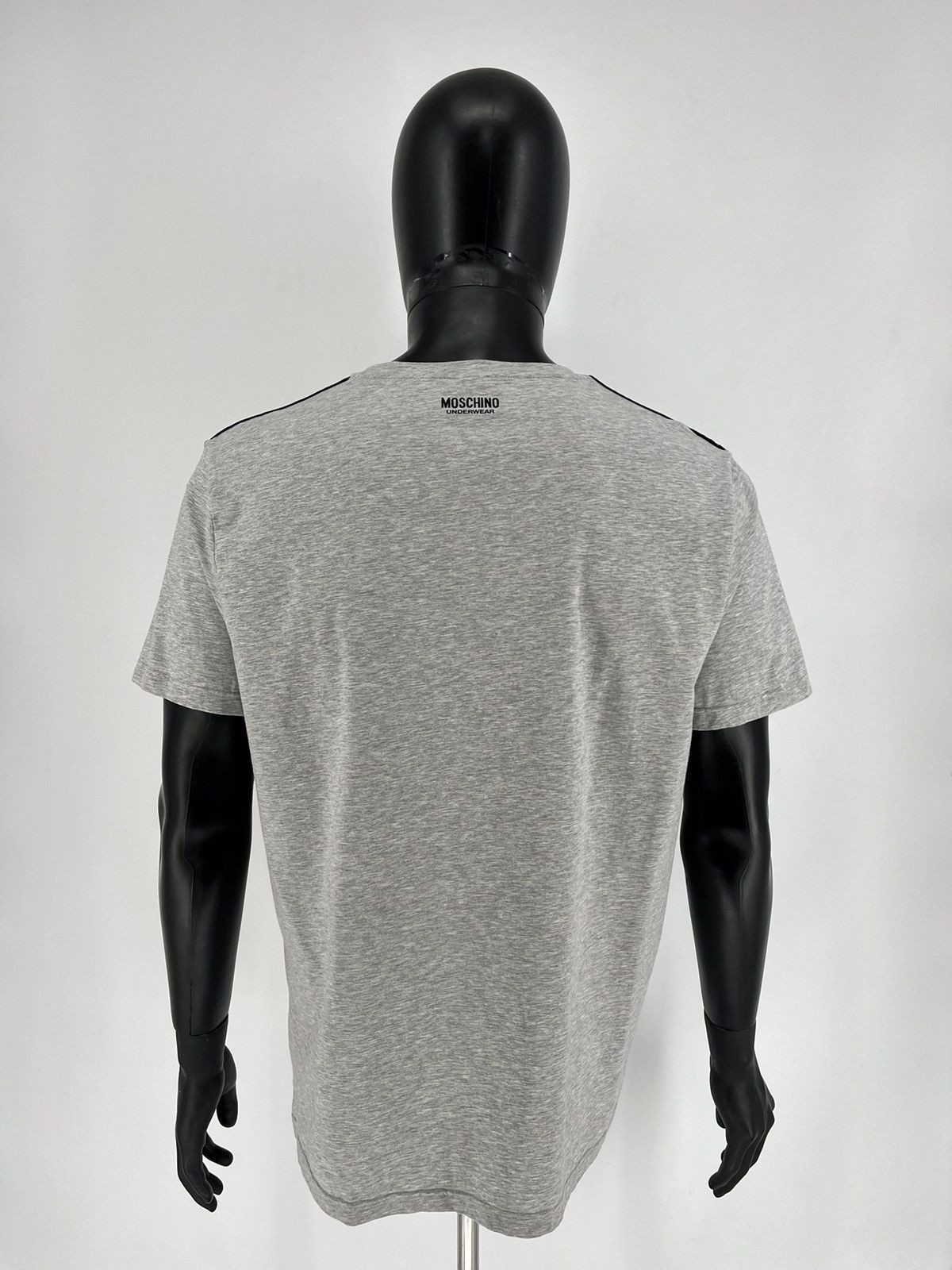 Moschino Vintage Y2K Moschino Blank Tee Shirt Mini logo luxury SizeXL Size US XL / EU 56 / 4 - 7 Thumbnail