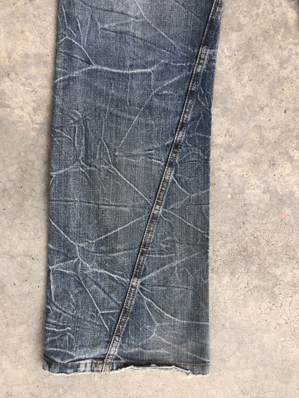 Le Grande Bleu (L.G.B.) Japanese Nylaus Flared Jeans Distressed Jeans Size US 31 - 11 Thumbnail