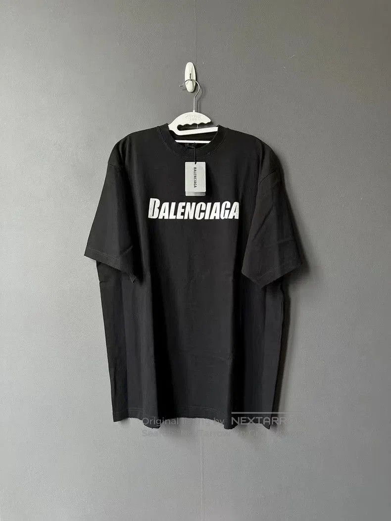 Balenciaga Balenciaga Distressed Logo Short Sleeve T-shirt. Size US XXS / EU 40 - 1 Thumbnail