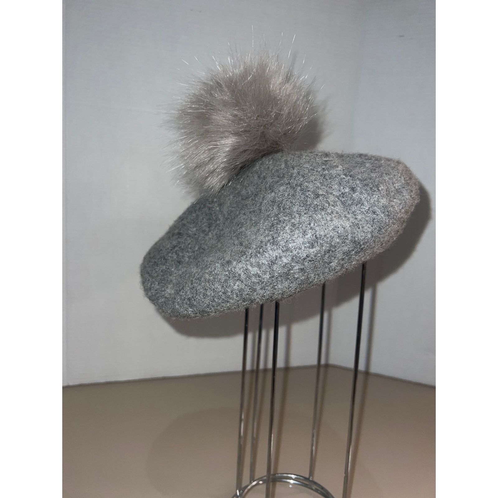 H&M Divided by H&M Elegant Grey Beret with Pom Size ONE SIZE - 3 Thumbnail