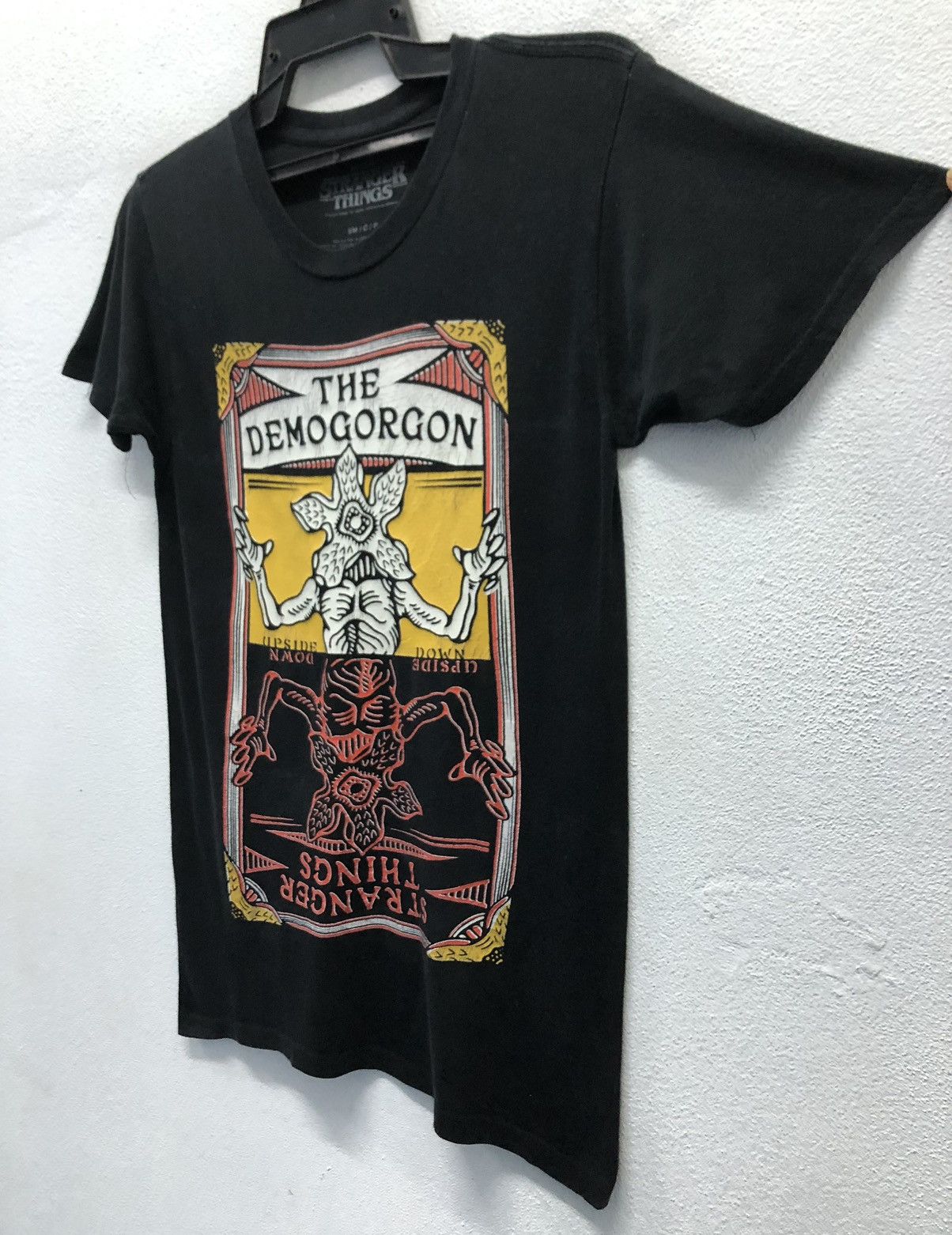 Vintage Netflix Stranger Things The Demogorgon T-Shirt Size US S / EU 44-46 / 1 - 5 Thumbnail