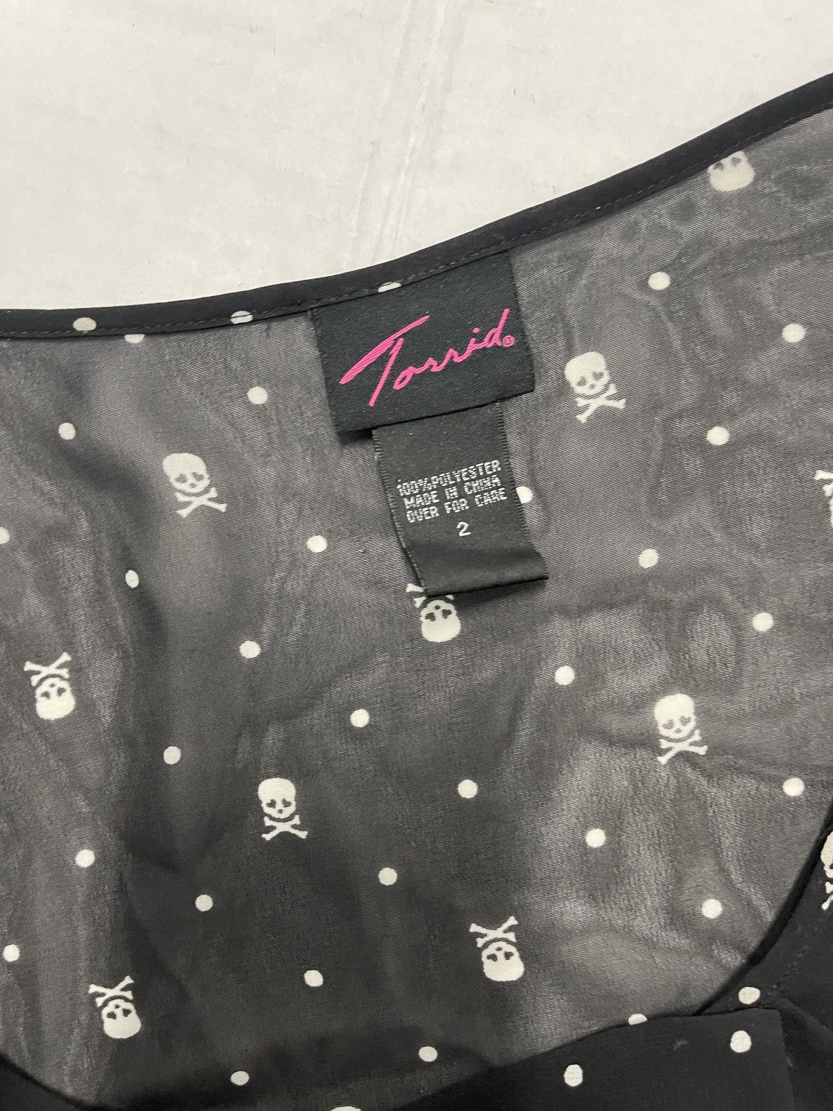 Torrid Torrid Black & White Skull Blouse - Size 2X Size XXL / US 16-18 / IT 52-54 - 3 Thumbnail