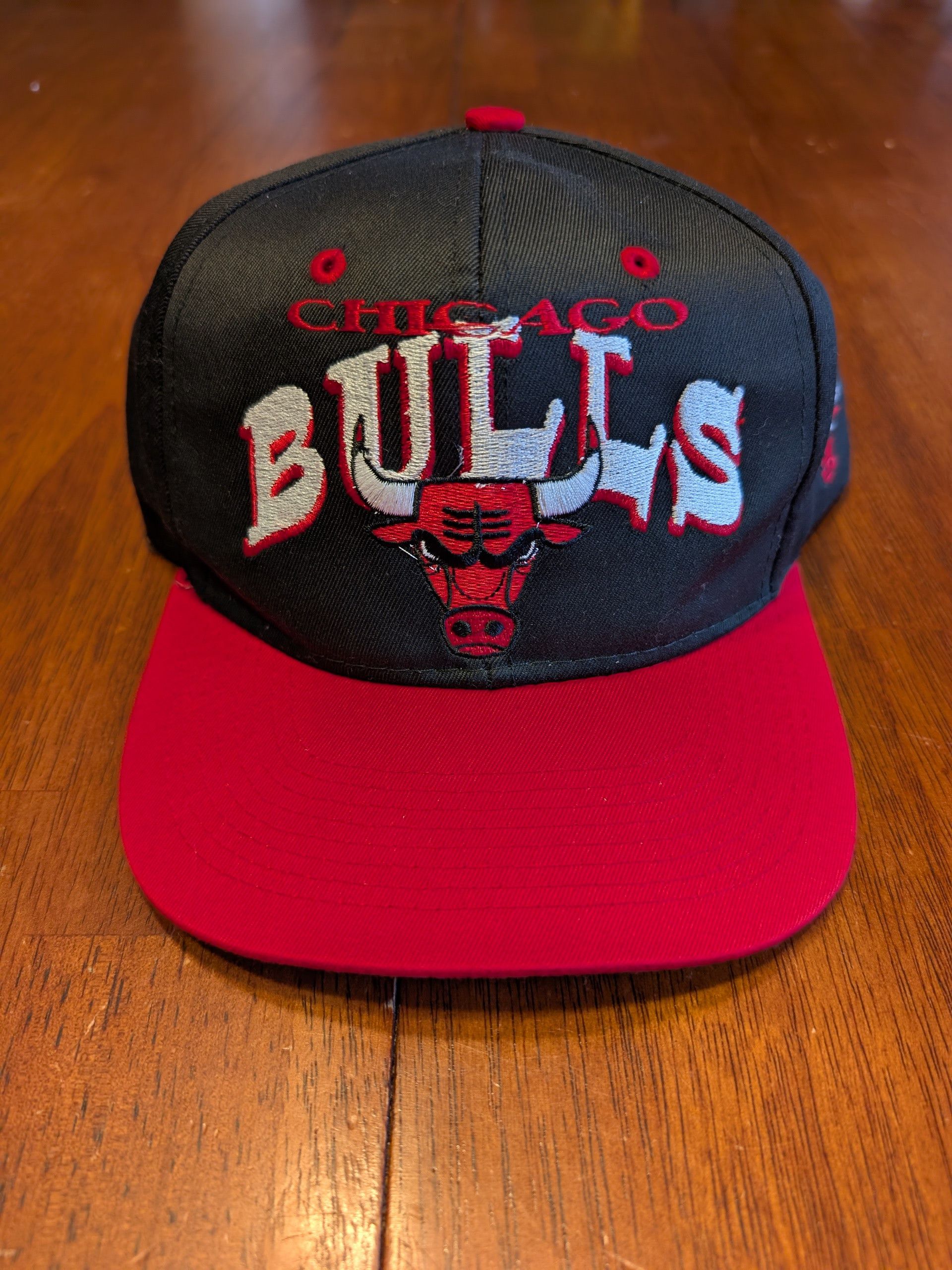 Other Vintage 90's Embroidered Chicago Bulls Arc Snapback Hat Size ONE SIZE - 1 Thumbnail