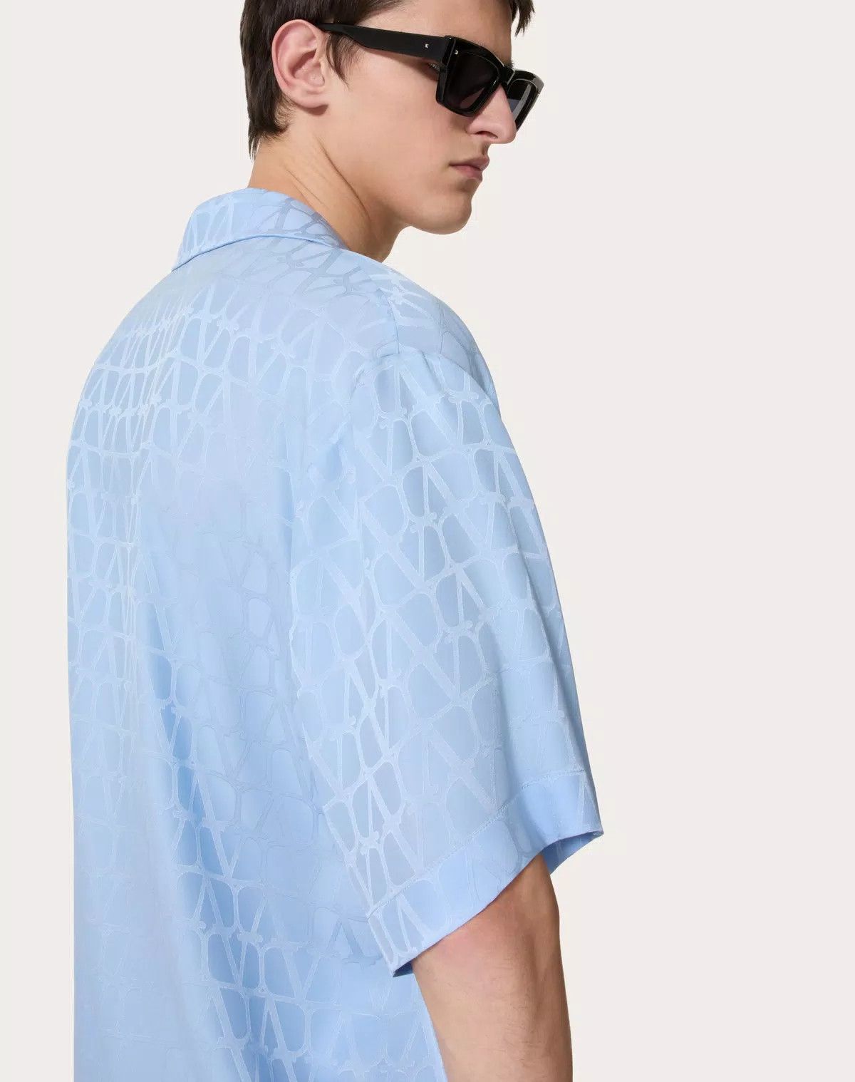 Valentino oc11z0725 Silk Bowling Shirt in Sky Blue Size US S / EU 44-46 / 1 - 7 Thumbnail