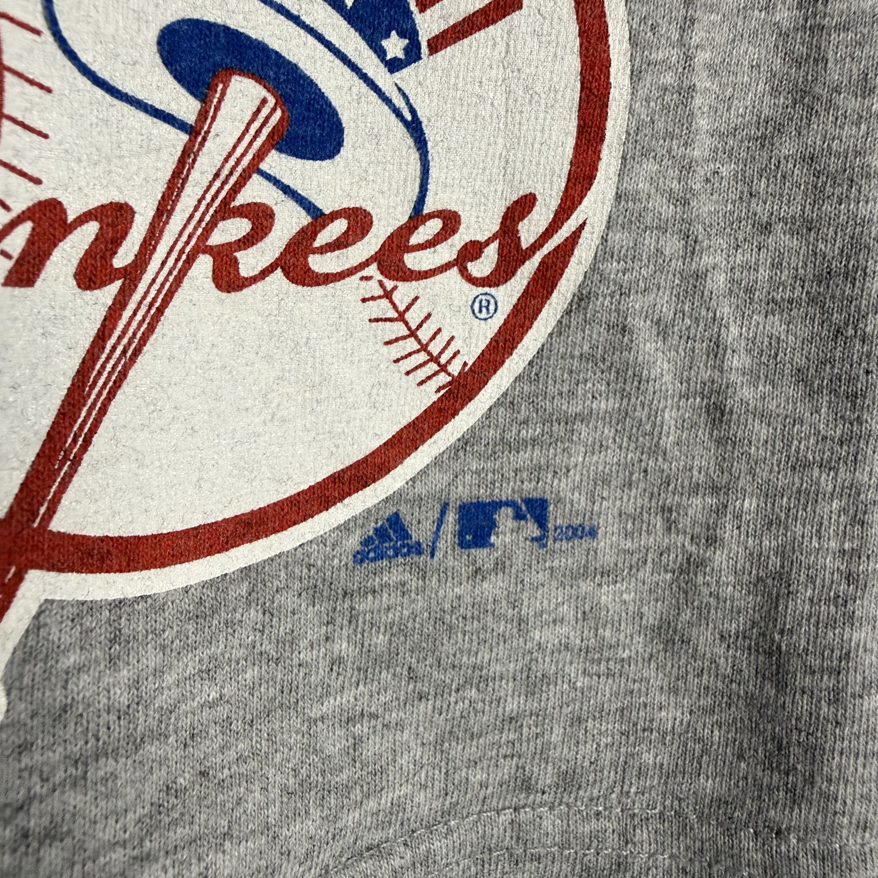 MLB 🔥RARE🔥Vintage Adidas x MLB NY Yankees 2004 T-shirt Size US L / EU 52-54 / 3 - 3 Thumbnail