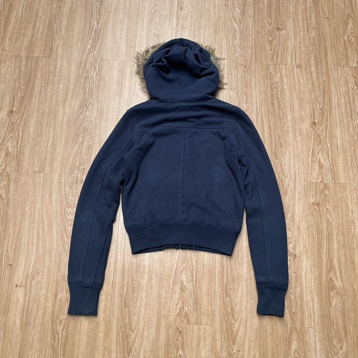 American Eagle Outfitters 2000S American Eagles Outfitters Racoon Zipp Hoodie Fur Faux Size S / US 4 / IT 40 - 2 Thumbnail