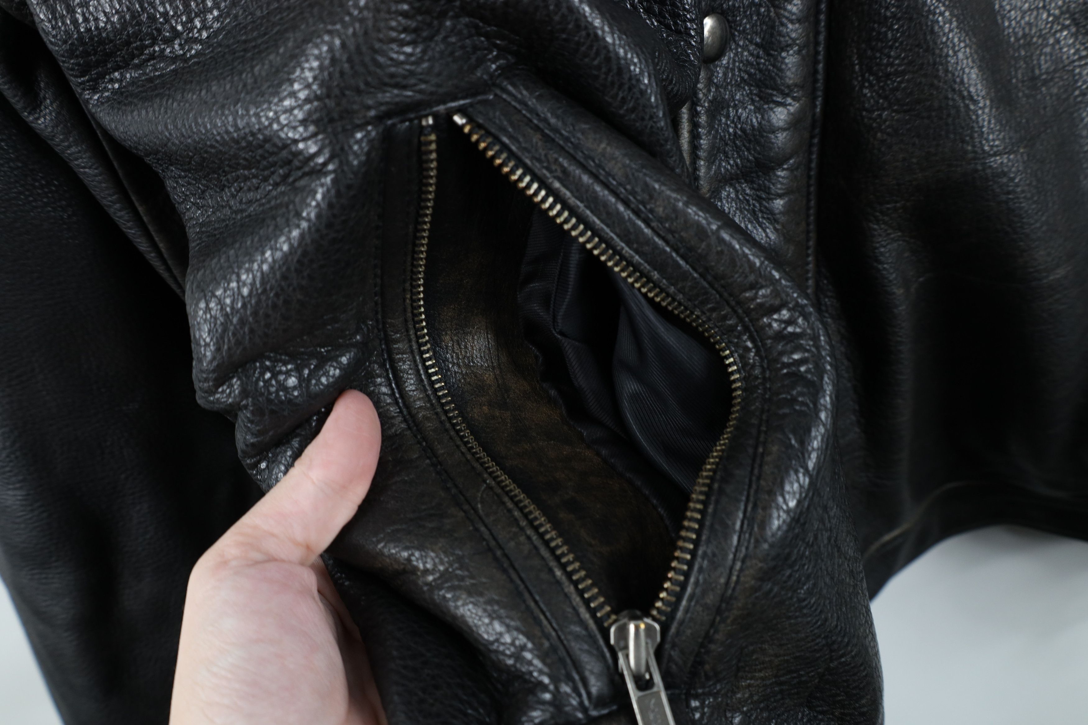 Vintage Vintage 90s Streetwear Heavyweight Leather Jacket Dark Brown Size US L / EU 52-54 / 3 - 5 Thumbnail