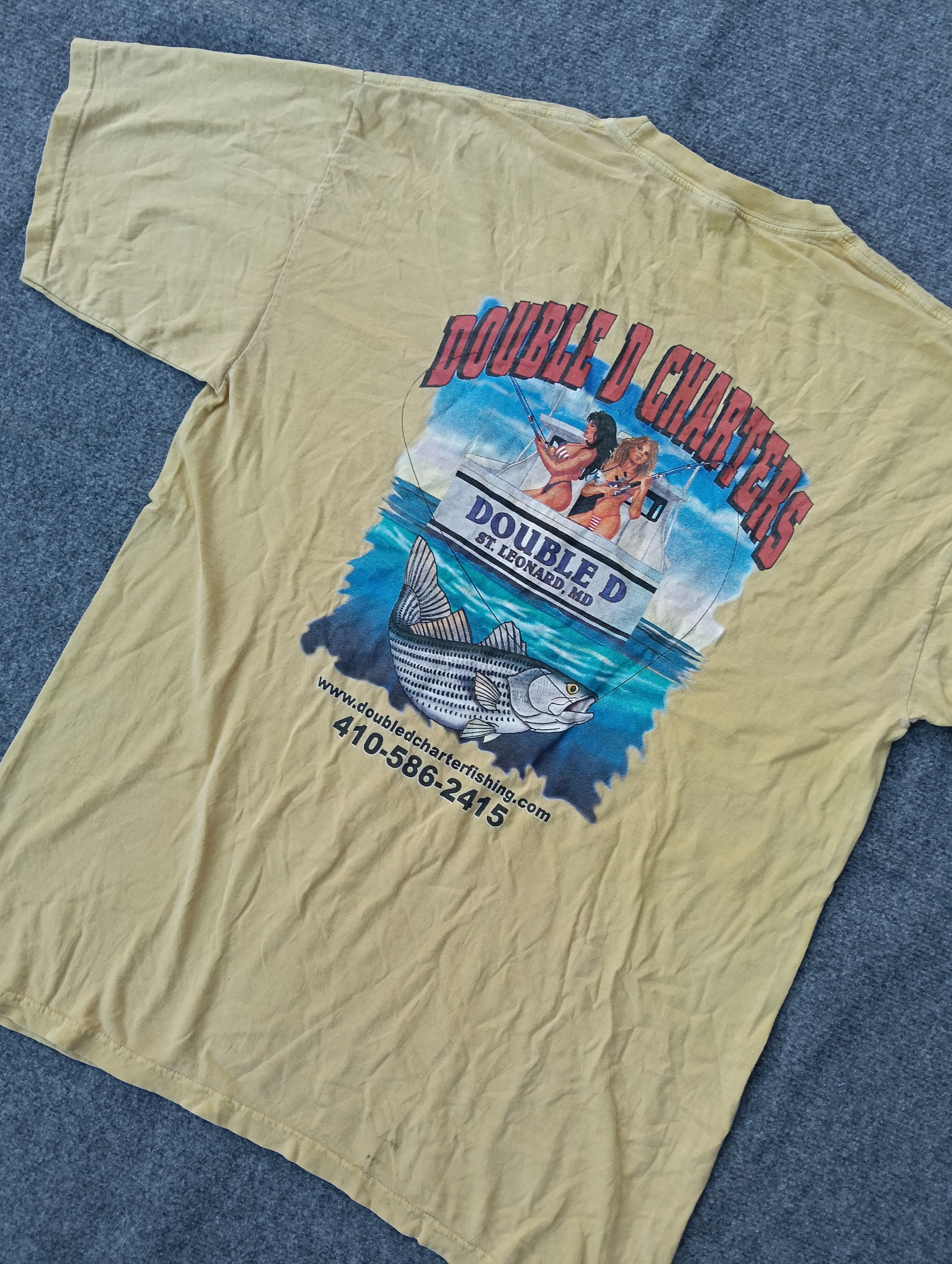 Double D sexy girl fishing 🎣 yellow Tshirt