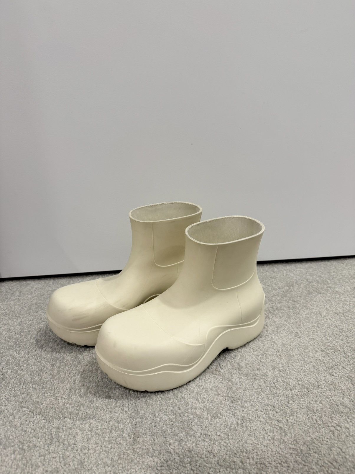 Bottega Veneta Bottega Veneta Puddle Rubber Ankle Rain Boots Size US 6 / IT 36 - 1 Thumbnail