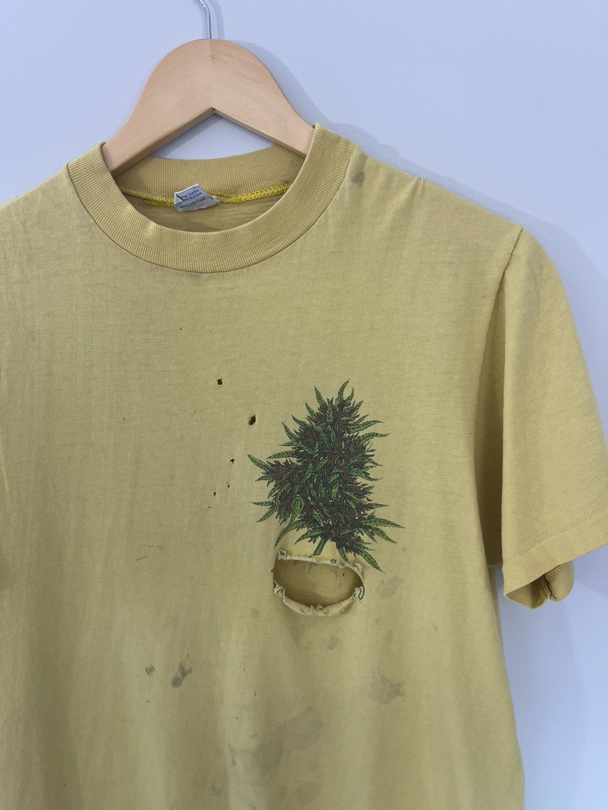 Vintage Single Stitch Thrashed Marijuana Bud Weed Tee Size US M / EU 48-50 / 2 - 2 Thumbnail