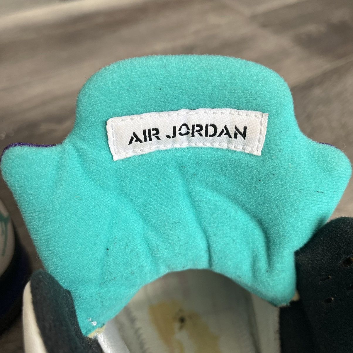 Jordan Brand Air Jordan 5 V Retro Grape Shoes 2013 136027-108 Size 9 Mens Size US 9 / EU 42 - 7 Thumbnail
