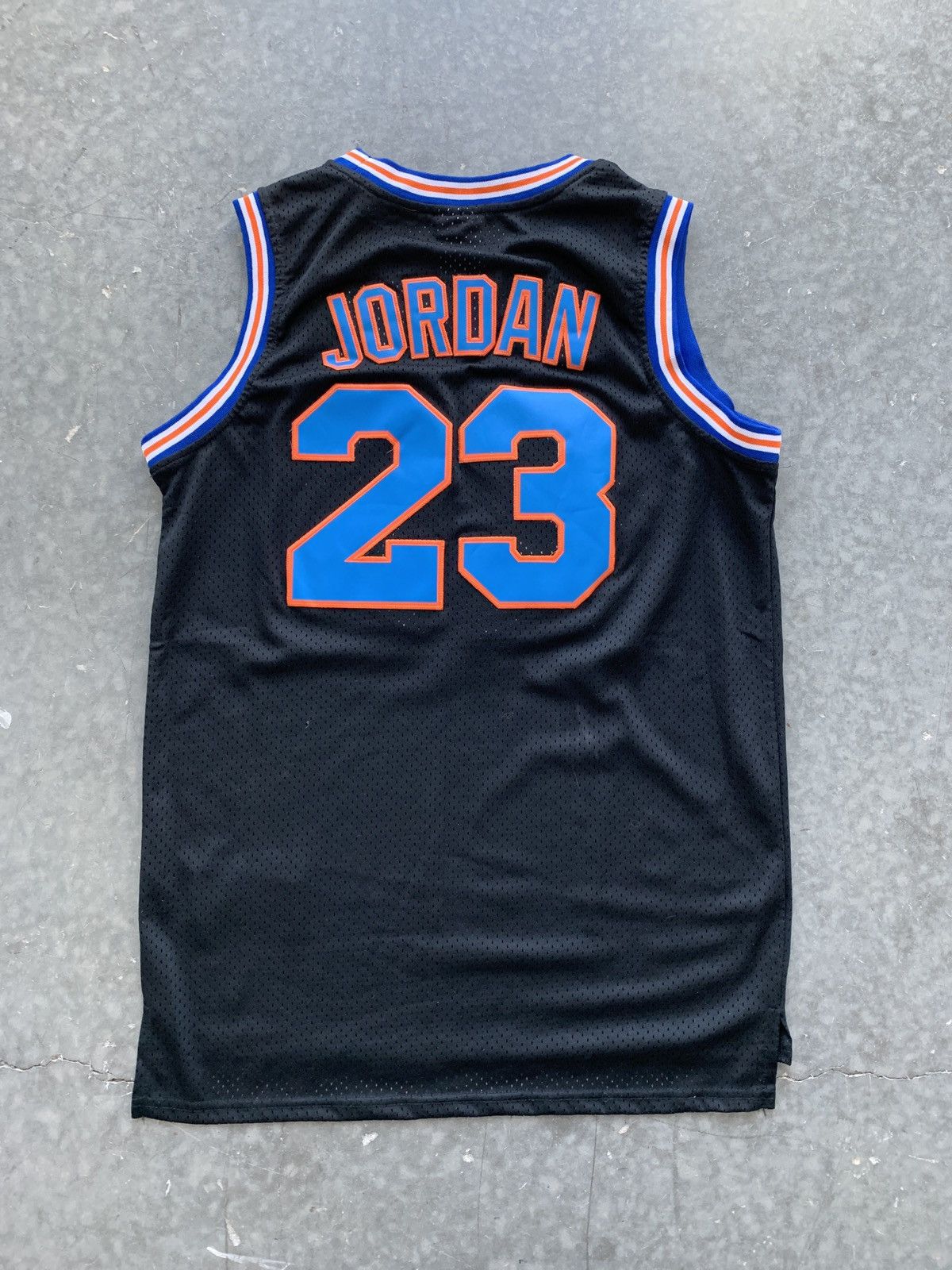 Champion × Vintage × Warner Bros Crazy Vintage 90s Champion Toon Squad Jordan Jersey Size US M / EU 48-50 / 2 - 5 Thumbnail