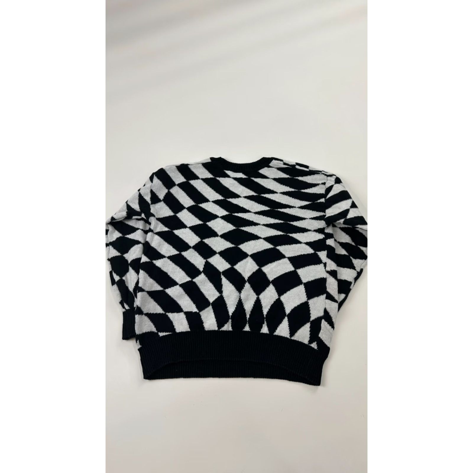 Disney Disney Mickey Mouse Graphic Print Sweater Womens Small Black White Checkered Crewneck Pullover Casual Fall Winter Size S / US 4 / IT 40 - 4 Thumbnail