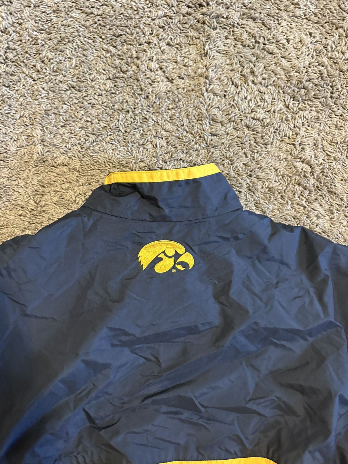 NCAA Vintage Nike NCAA Iowa Hawkeyes jacket 00s size Xl Size US XL / EU 56 / 4 - 8 Thumbnail