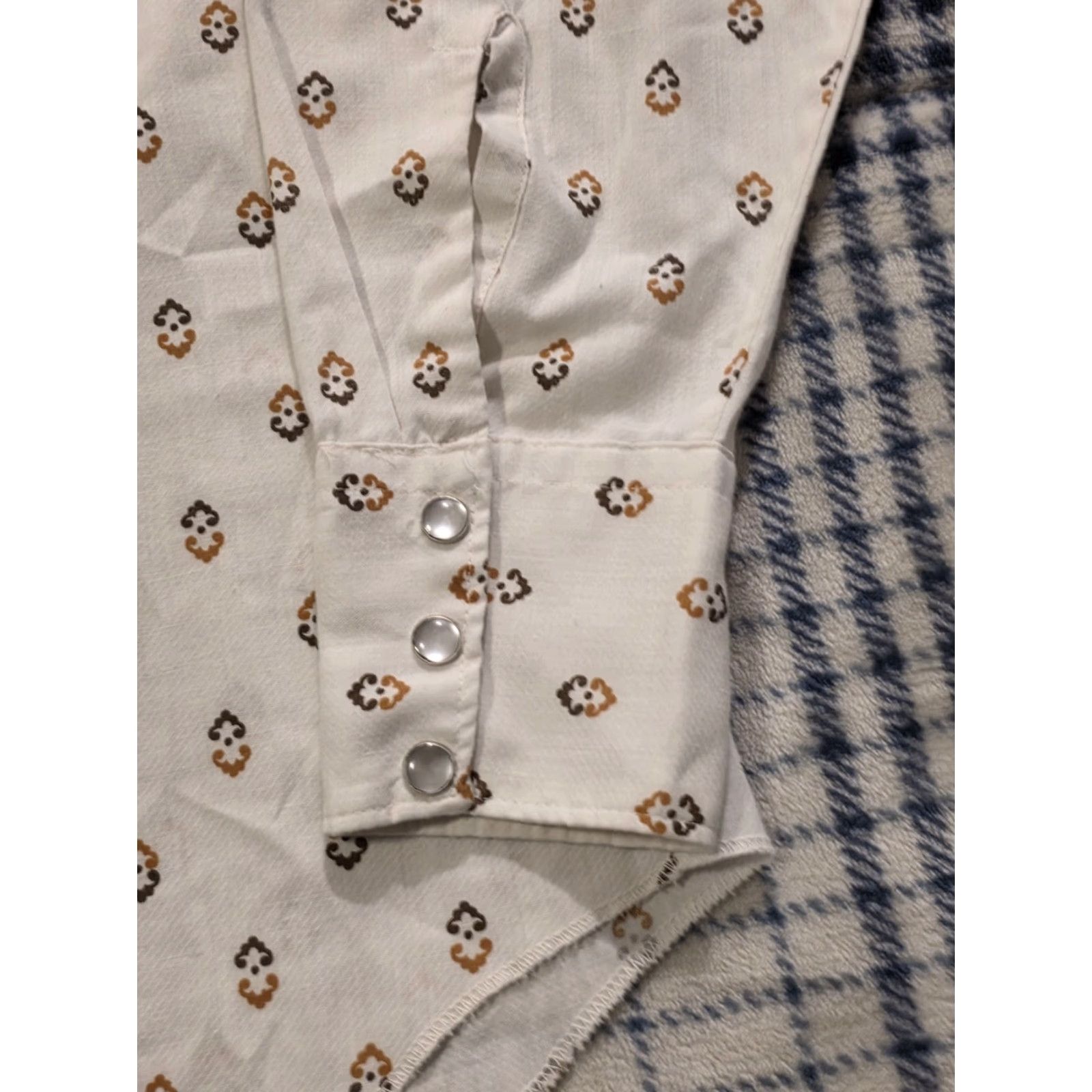 Vintage VINTAGE 60s H Bar C Long Sleeve Pearl Snap Western Shirt Mens Size S White Polyester Rockabilly Western Button-Up Size US S / EU 44-46 / 1 - 7 Thumbnail