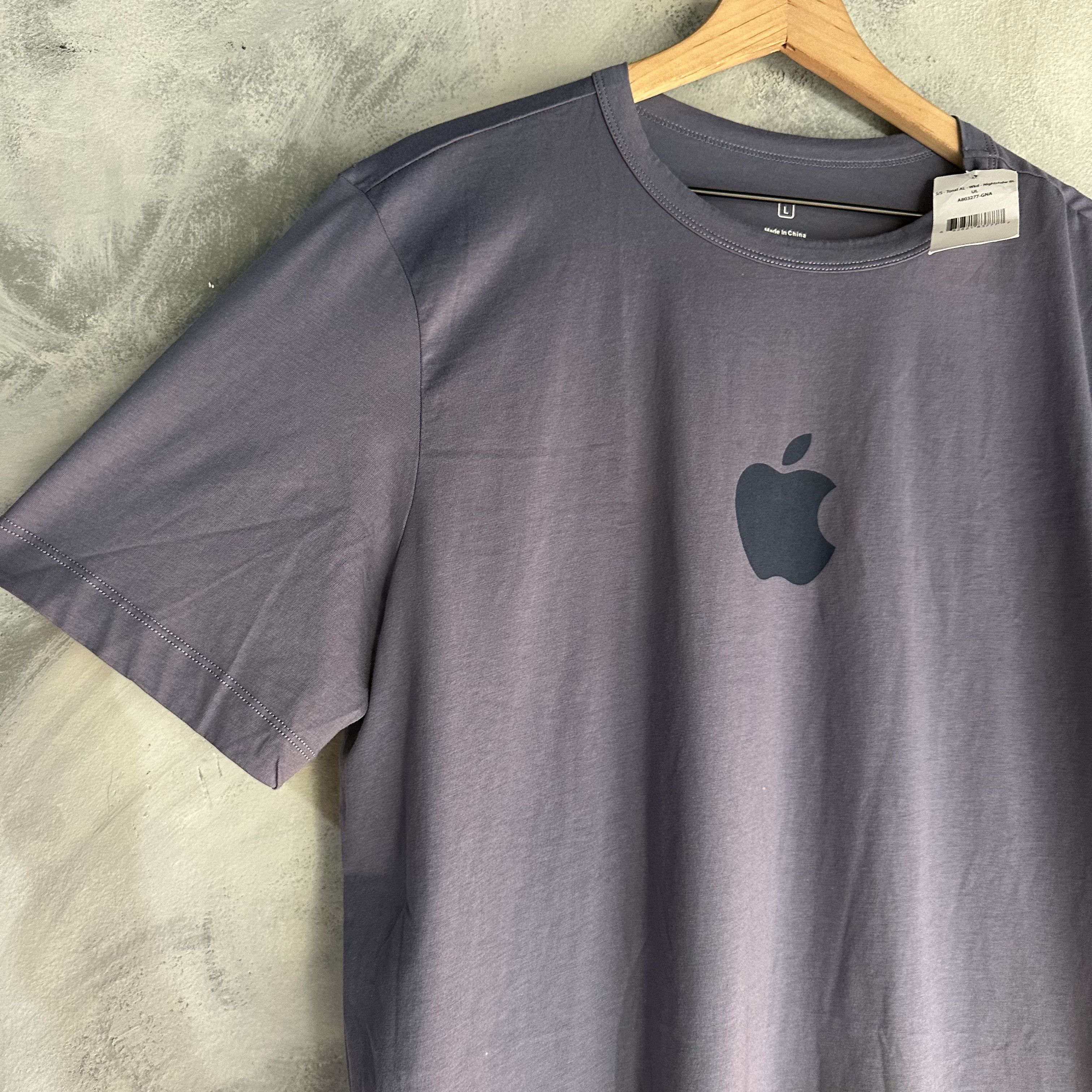 Apple Apple Branded T Shirt Mens Large Purple Pullover Employee Size US L / EU 52-54 / 3 - 3 Thumbnail