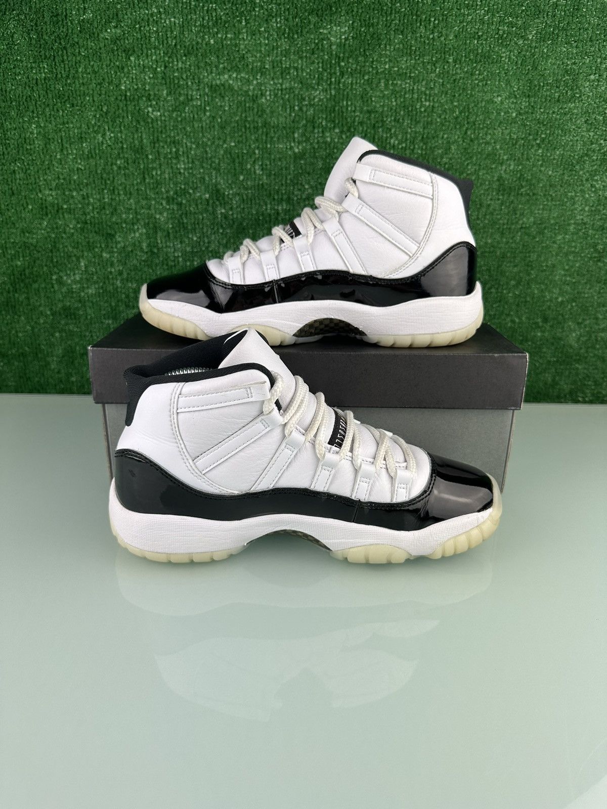 Jordan Brand Jordan 11 Retro Mid Gratitude / Defining Moments (GS) Size US 6 / EU 39 - 3 Thumbnail