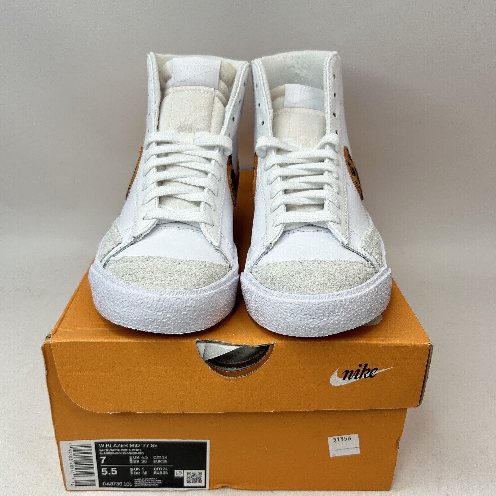 Nike Nike Blazer Mid ‘77 SE WMNS “Leopard” 2024 Size US 7 / IT 37 - 2 Thumbnail