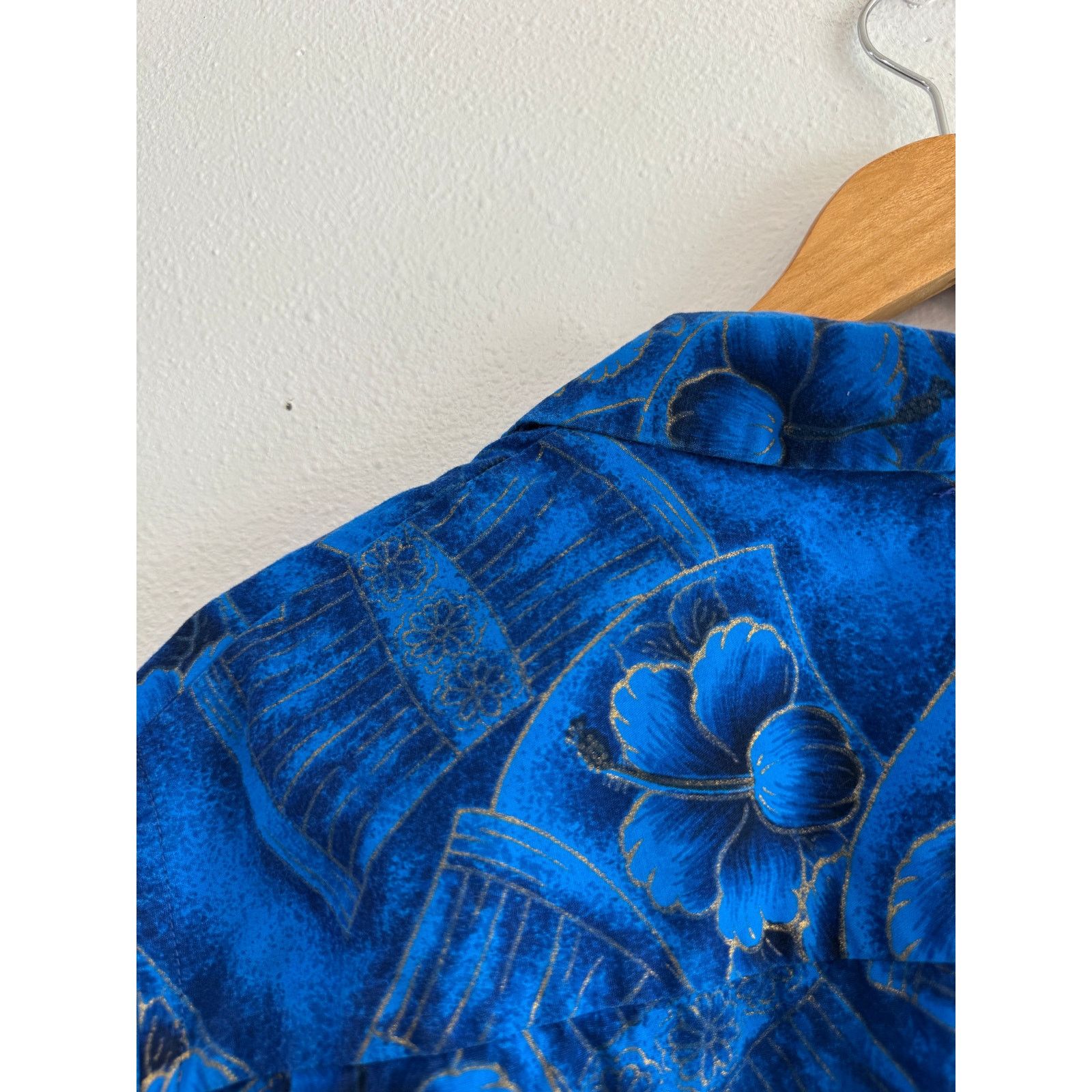 Vintage 70s Blue Hawaiian Tiki Button Up size large Size US L / EU 52-54 / 3 - 9 Thumbnail