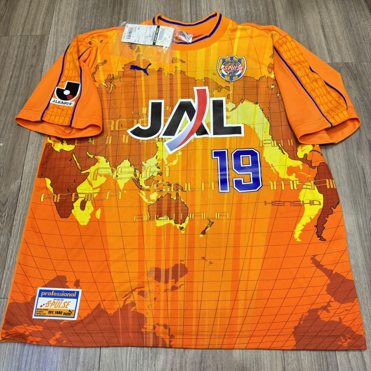 Other Shimizu S-pulse 03/04 home shirt #19 Ahn (bnwt) Size US L / EU 52-54 / 3 - 1 Thumbnail