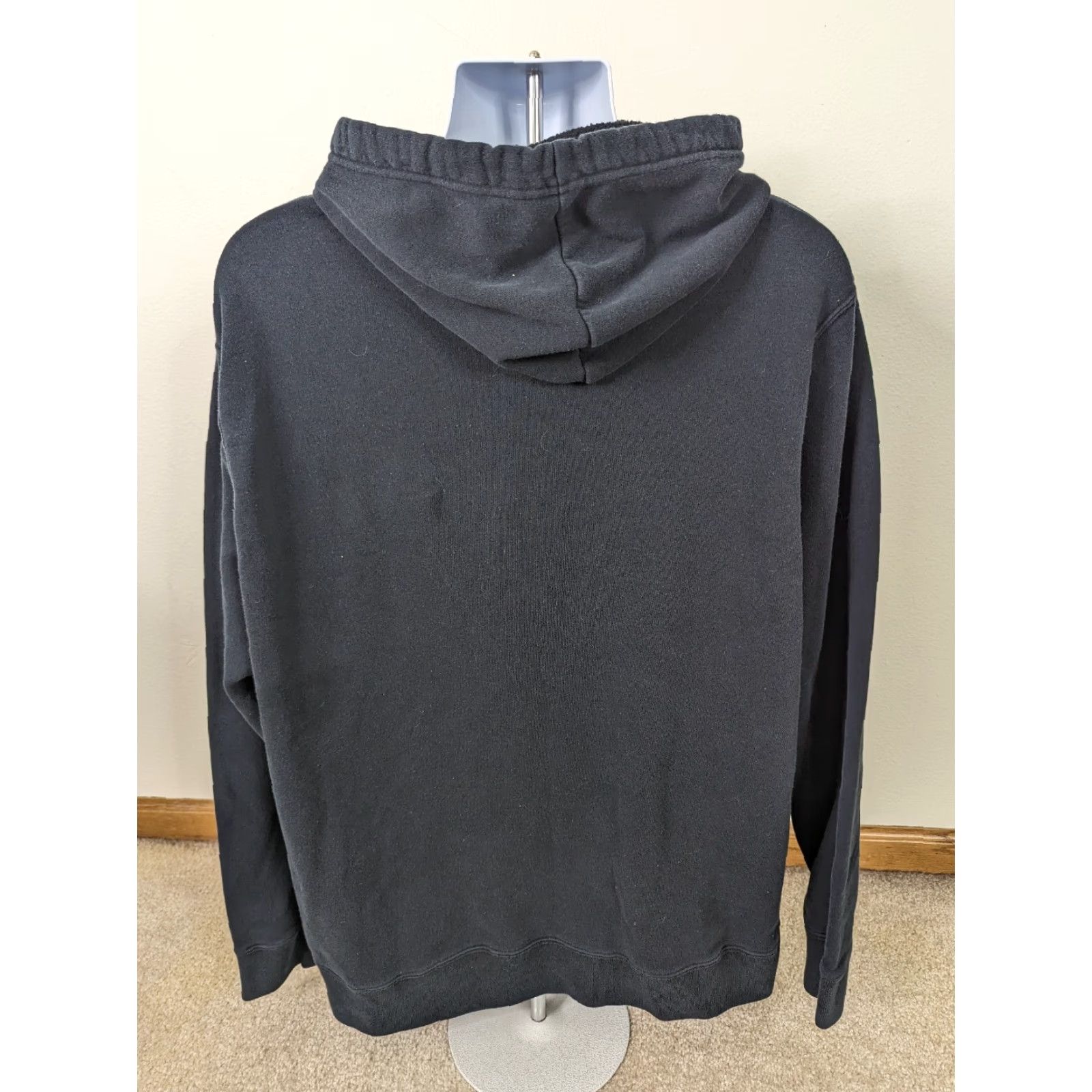 Nike Nike Men Sweatshirt XL Black Football Graphic Swoosh Hoodie Pullover Size US XL / EU 56 / 4 - 2 Thumbnail