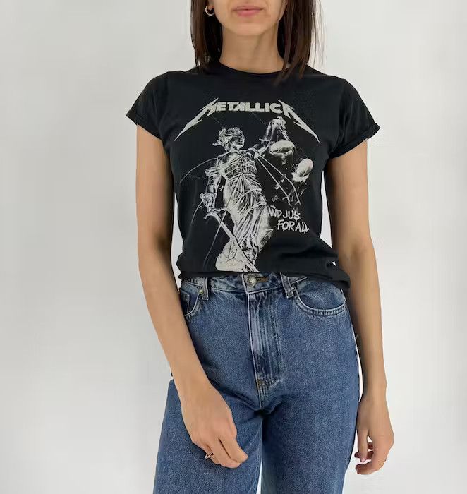 Band Tees × Metallica × Vintage Vintage Y2K Metallica Band Tour Distressed Tshirt Streetwear Size M / US 6-8 / IT 42-44 - 1 Thumbnail