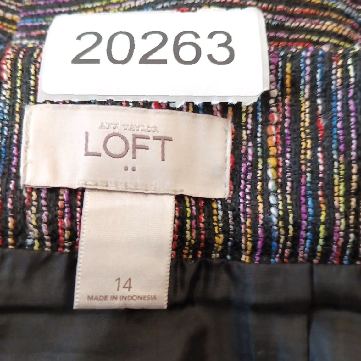 Loft LOFT Skirt Women Short Pencil Multicolor Striped Pockets Lined Slit Size 14 Knit Polyester Rayon Regular, Machine Washable Size 36" / US 14 / IT 50 - 7 Thumbnail