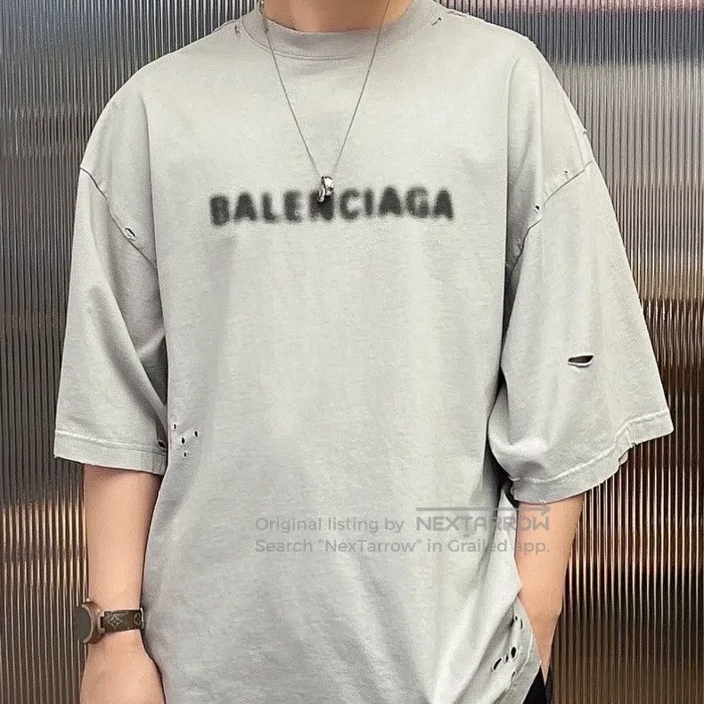 Balenciaga Balenciaga Blurred logo printed distressed short-sleeved T Size US XXS / EU 40 - 5 Thumbnail